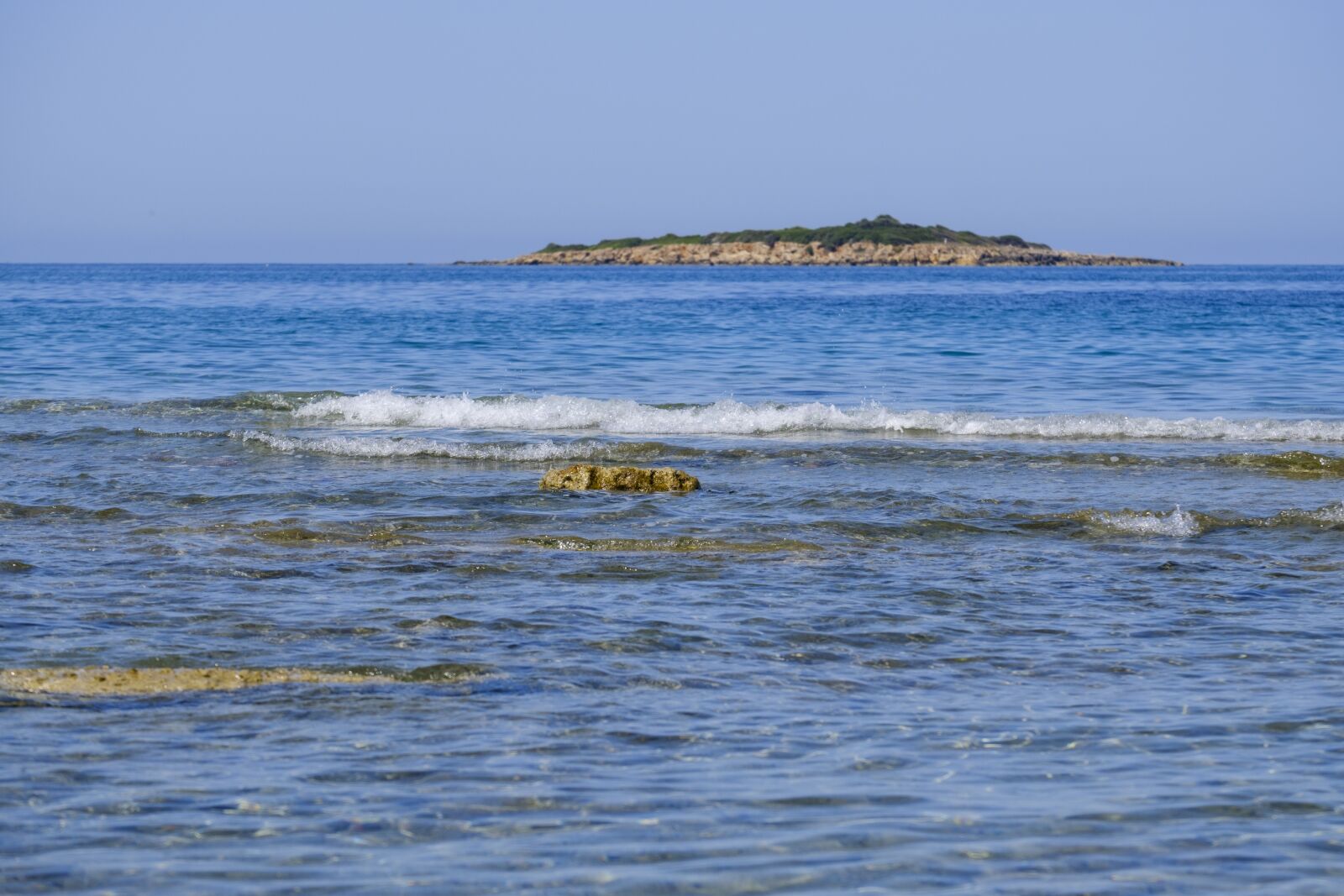 Fujifilm X-T2 + Fujifilm XF 55-200mm F3.5-4.8 R LM OIS sample photo. Beach, water, sea photography