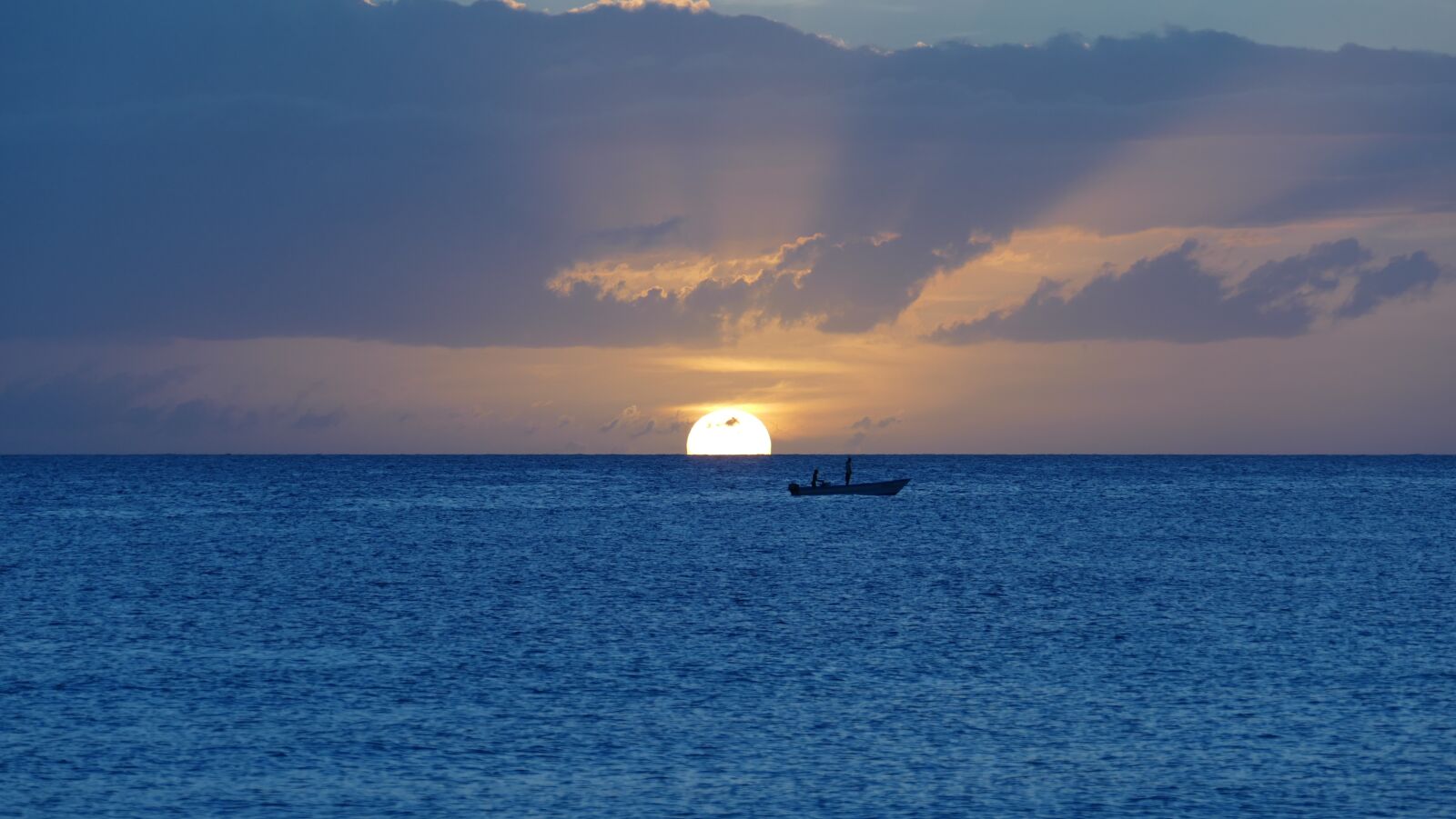 Panasonic Lumix DMC-FZ1000 sample photo. Sunset, dominican republic, beach photography
