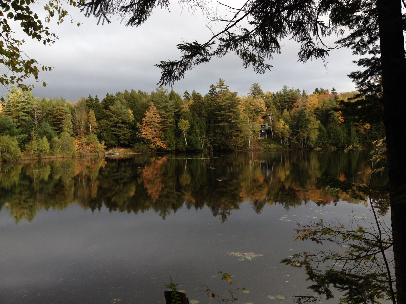 iPhone 4S back camera 4.28mm f/2.4 sample photo. Fall, fall, foliage, maine photography