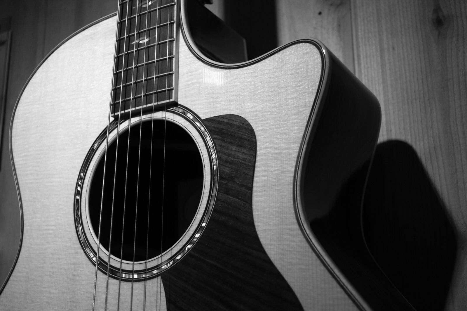 Nikon D3200 sample photo. Wood, music, musician, grain photography