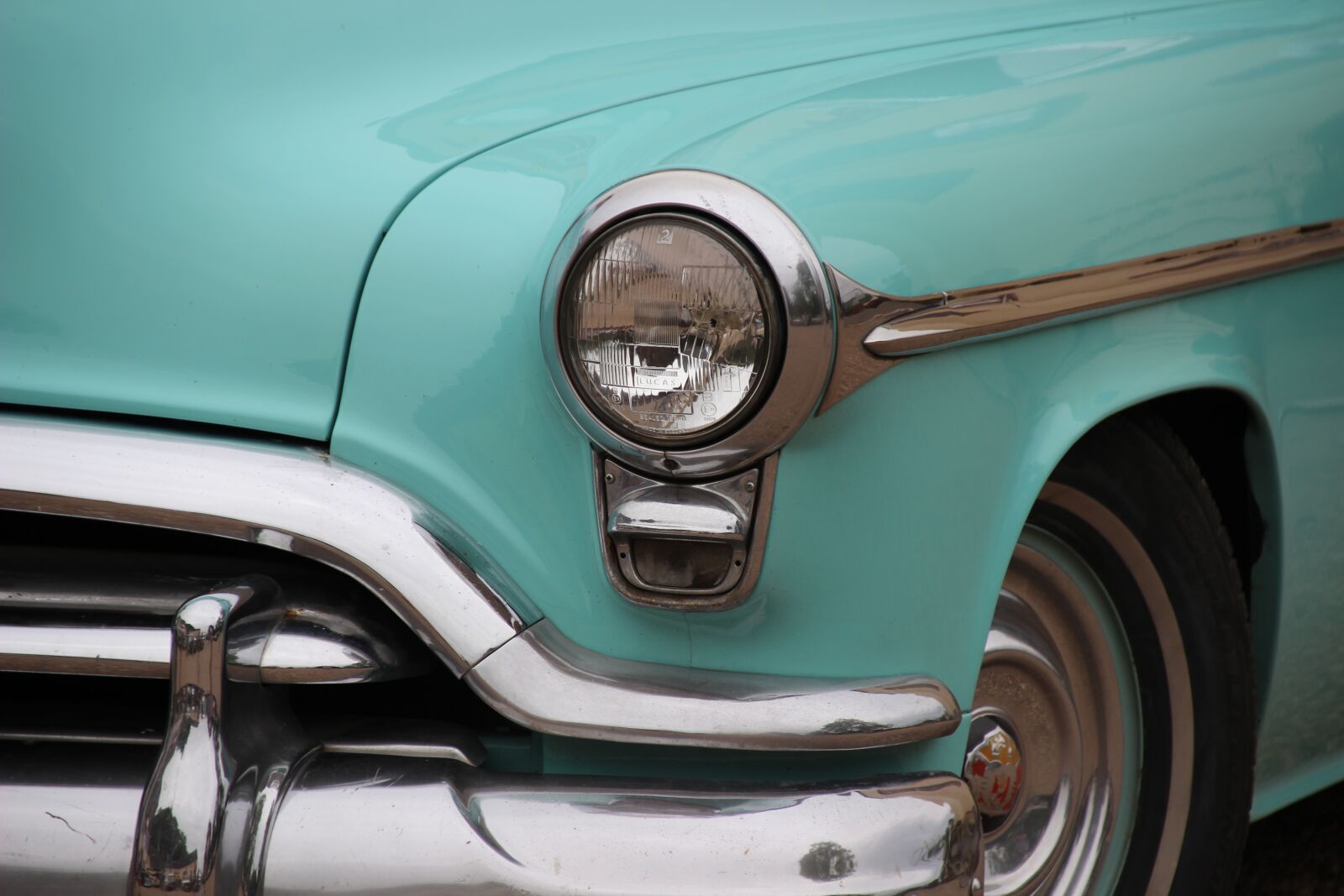 Canon EOS 600D (Rebel EOS T3i / EOS Kiss X5) sample photo. Oldtimer, oldsmobile, spotlight photography