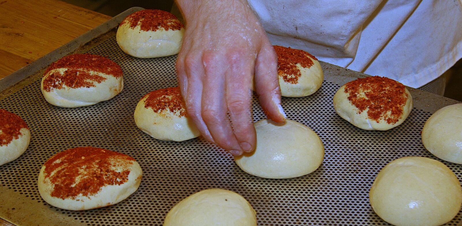 Canon EOS 20D sample photo. Focciaboller, buns, bread photography