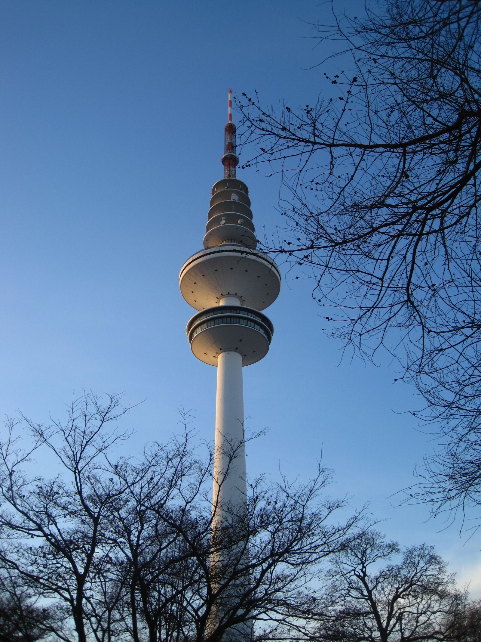 Canon PowerShot SD1200 IS (Digital IXUS 95 IS / IXY Digital 110 IS) sample photo. Hamburg, tv tower, planned photography