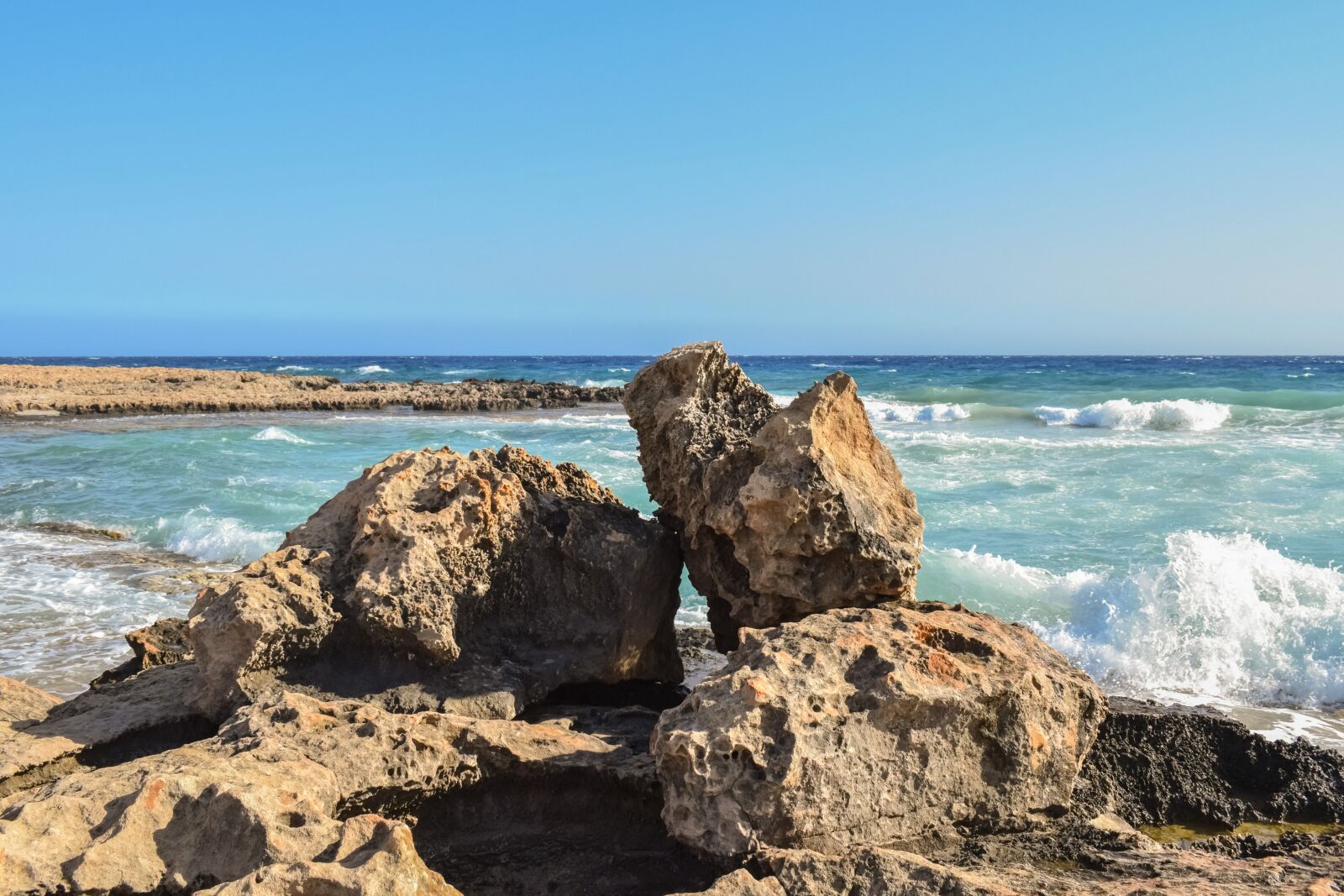 Nikon D3300 sample photo. Rock, rocky coast, wave photography