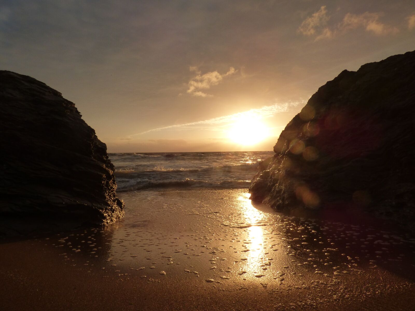 Panasonic DMC-FZ72 sample photo. Rock, sand, sunset photography