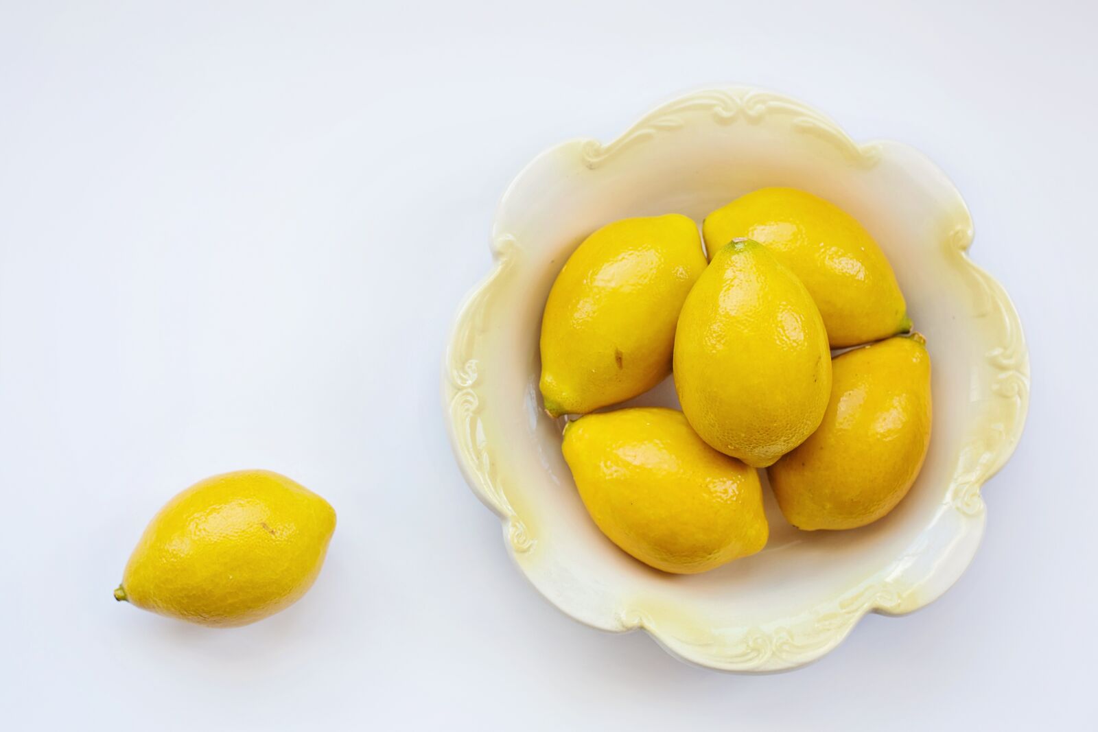 Canon EF 50mm F1.4 USM sample photo. Lemons, copy space, food photography