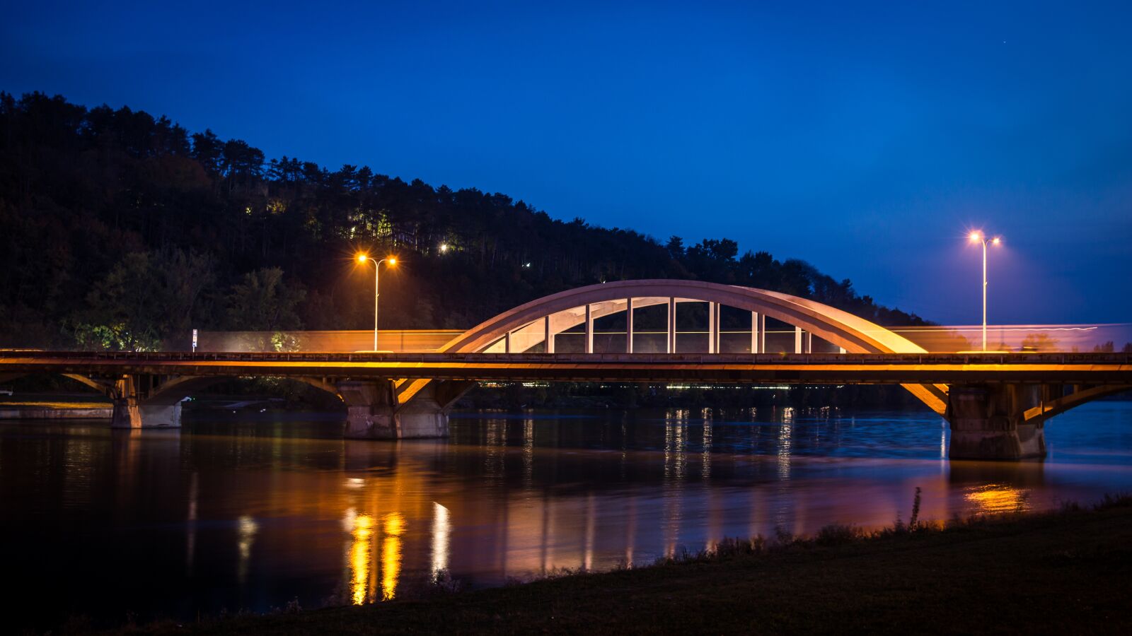 Nikon D3200 sample photo. City, sunset, autumn photography