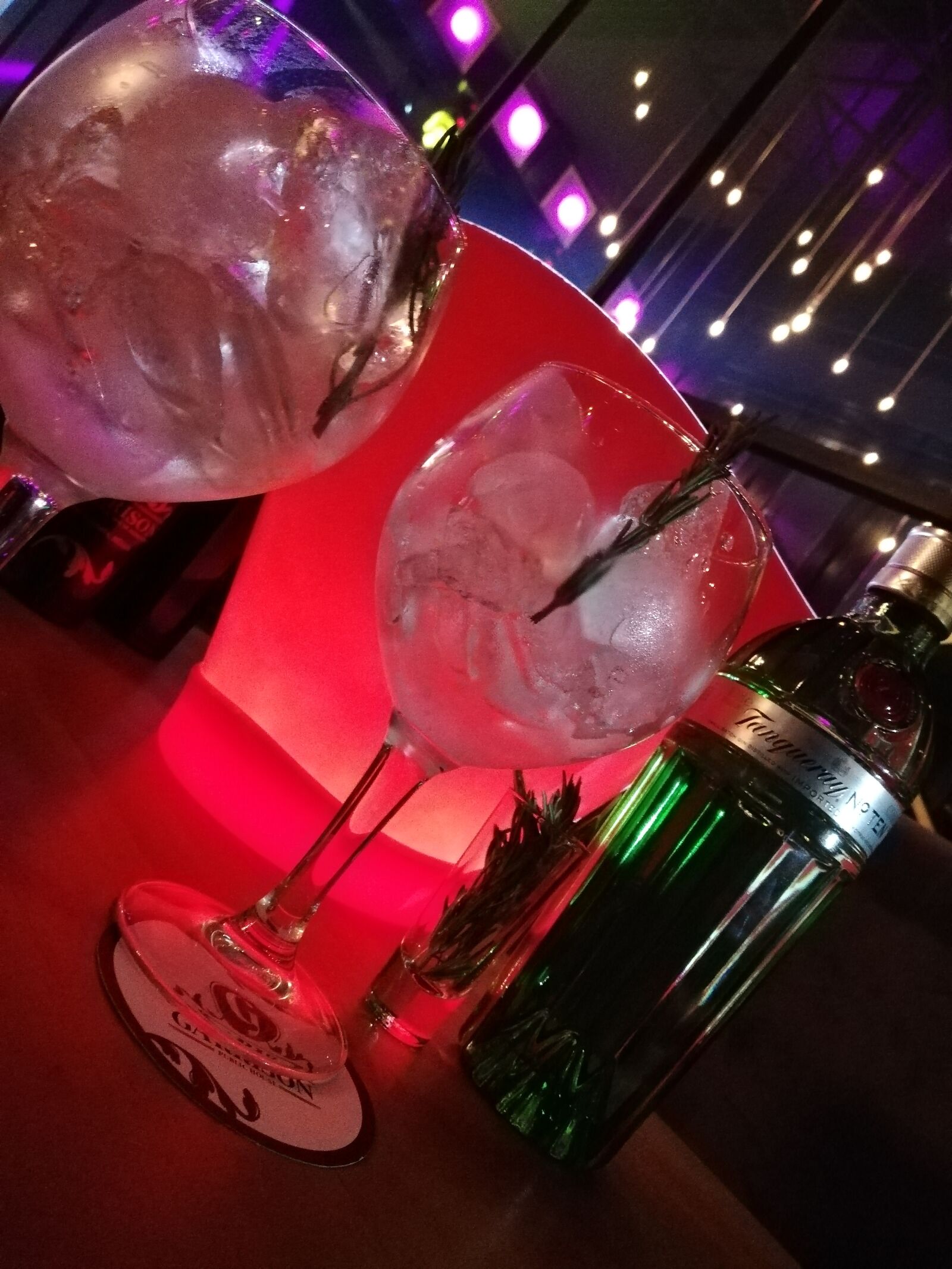 HUAWEI P20 lite sample photo. Bar, gin tonic, discotheqe photography