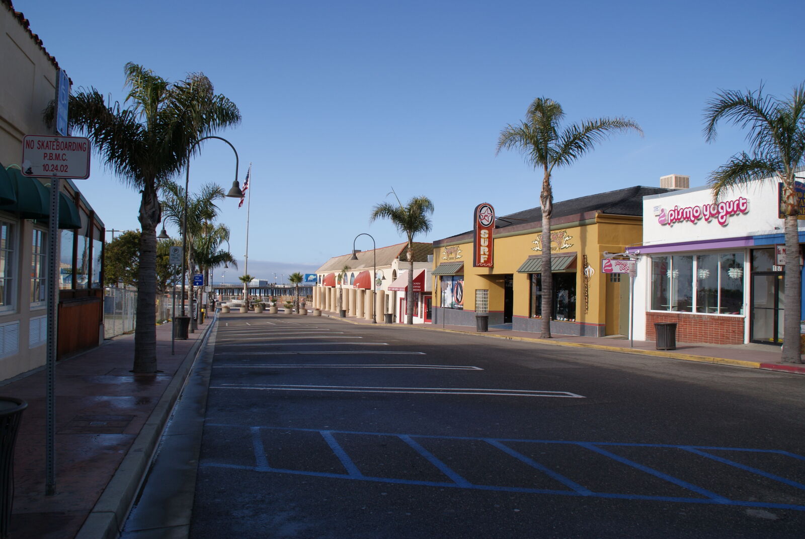 Sony Alpha DSLR-A200 sample photo. Beach, pismo, beach, street photography