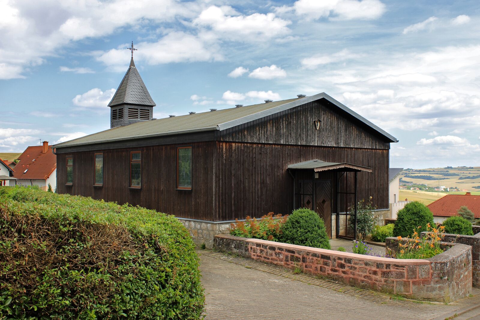 Canon EOS 600D (Rebel EOS T3i / EOS Kiss X5) sample photo. Church, wooden building, sky photography