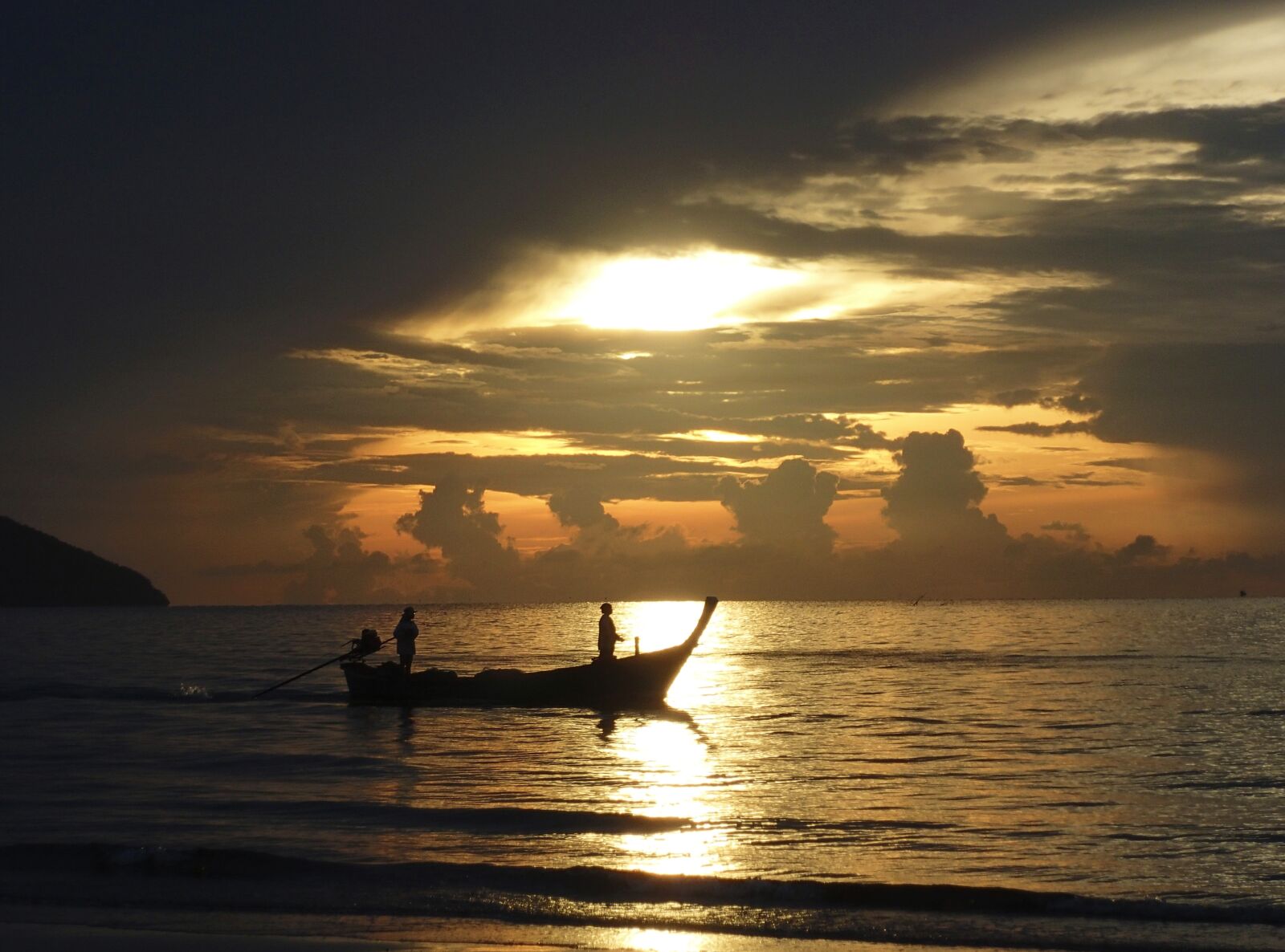 Olympus VH-510 sample photo. Sunset, boat, sea photography