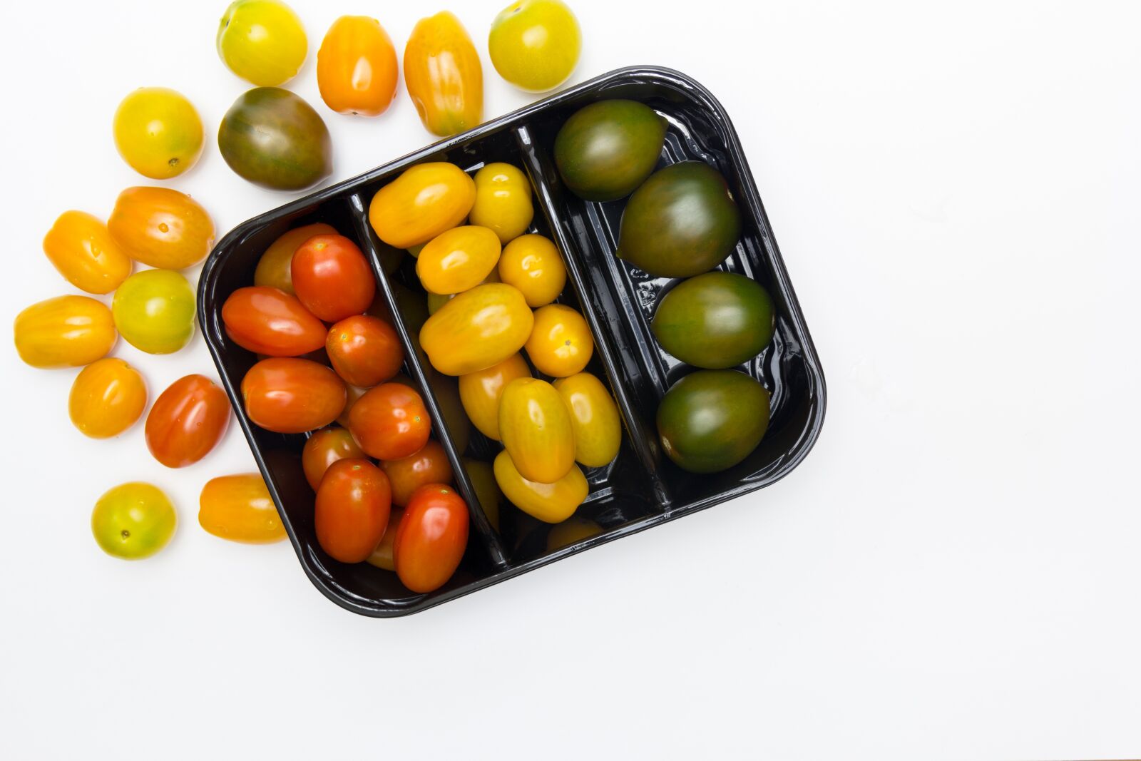 Canon EOS 60D sample photo. Tomatoes, cherrys, colors photography