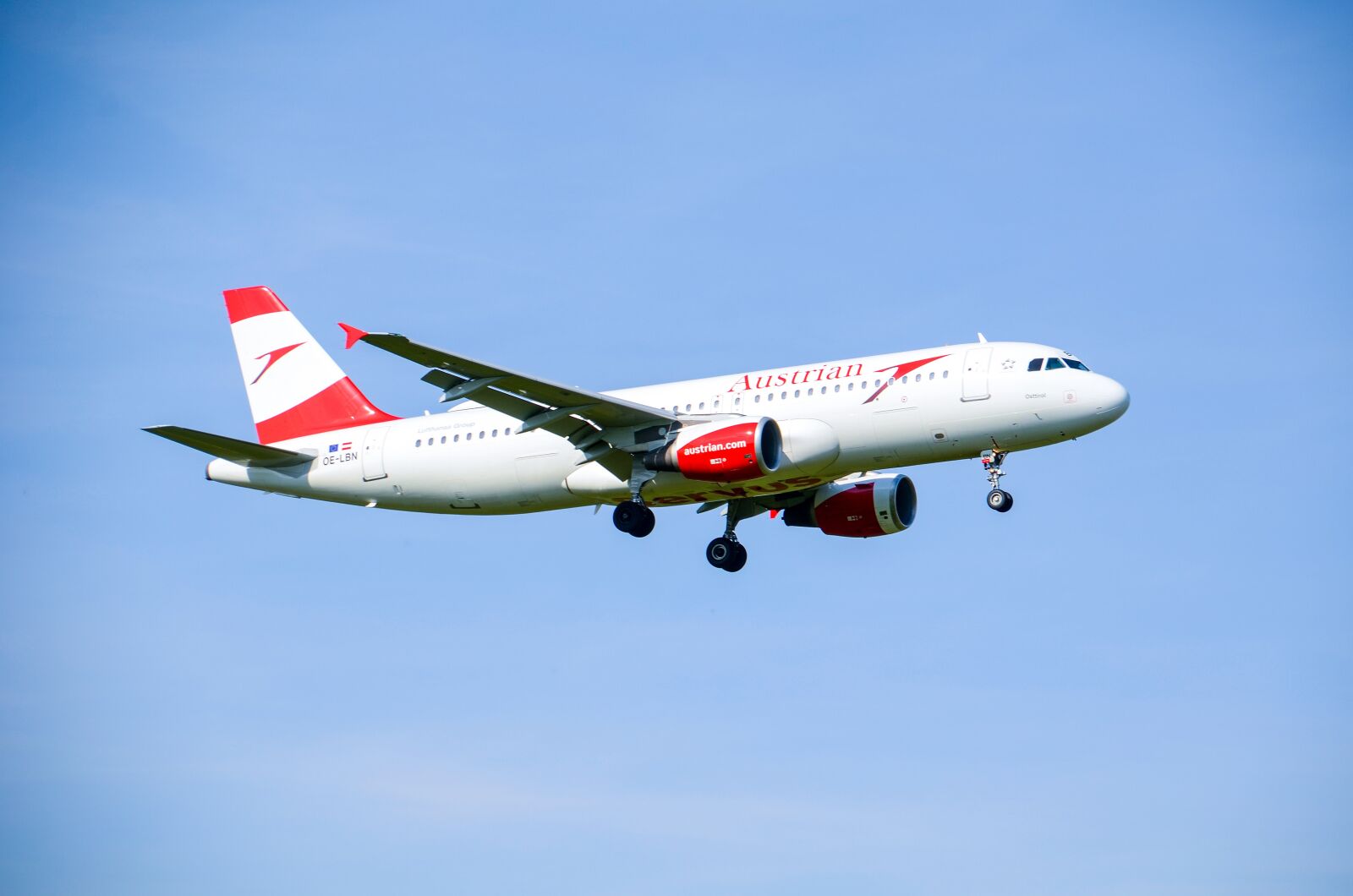 Nikon D7000 sample photo. Aircraft, jet, austrian photography