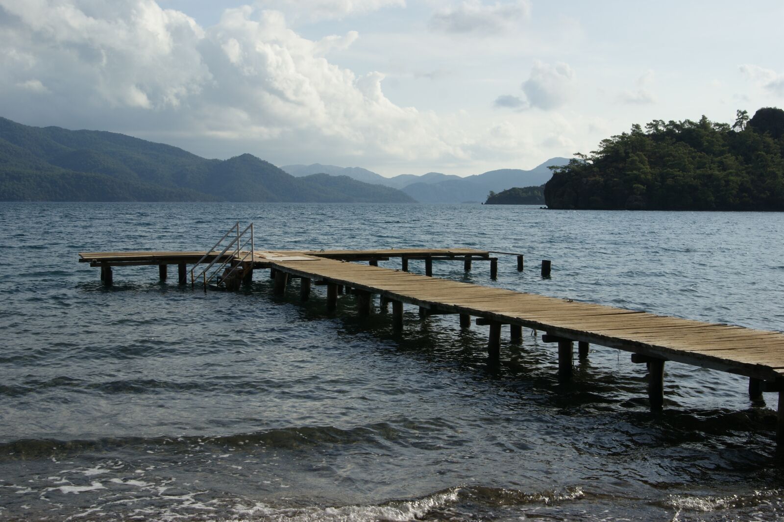 Sony Alpha DSLR-A350 sample photo. Body of water, marine photography
