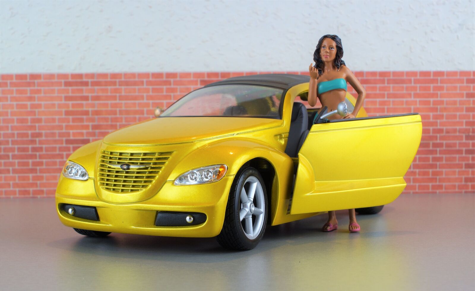 Sony DT 18-70mm F3.5-5.6 sample photo. Model car, chrysler, cruiser photography