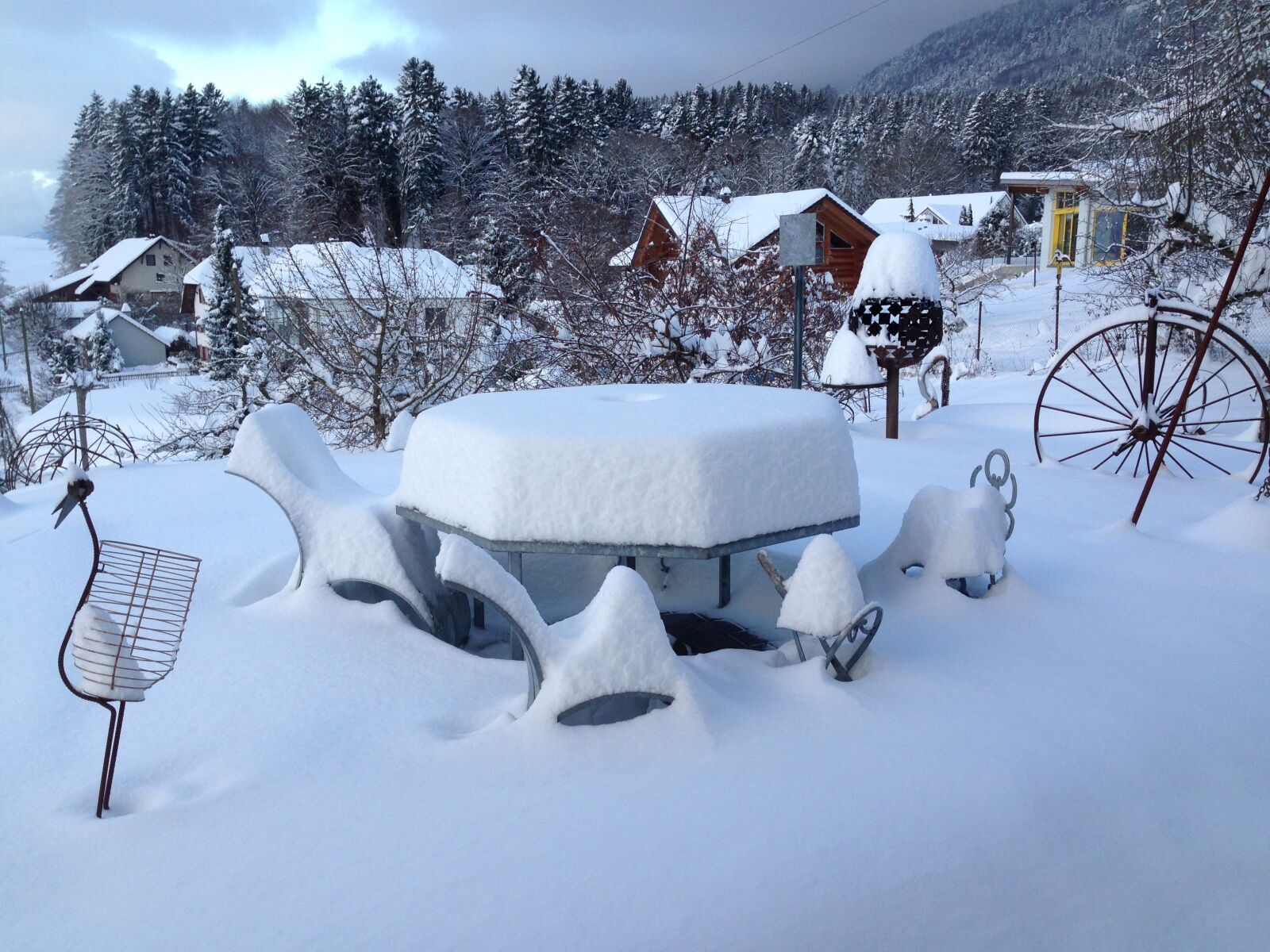Apple iPhone 5 sample photo. Winter, gartenart, snow photography