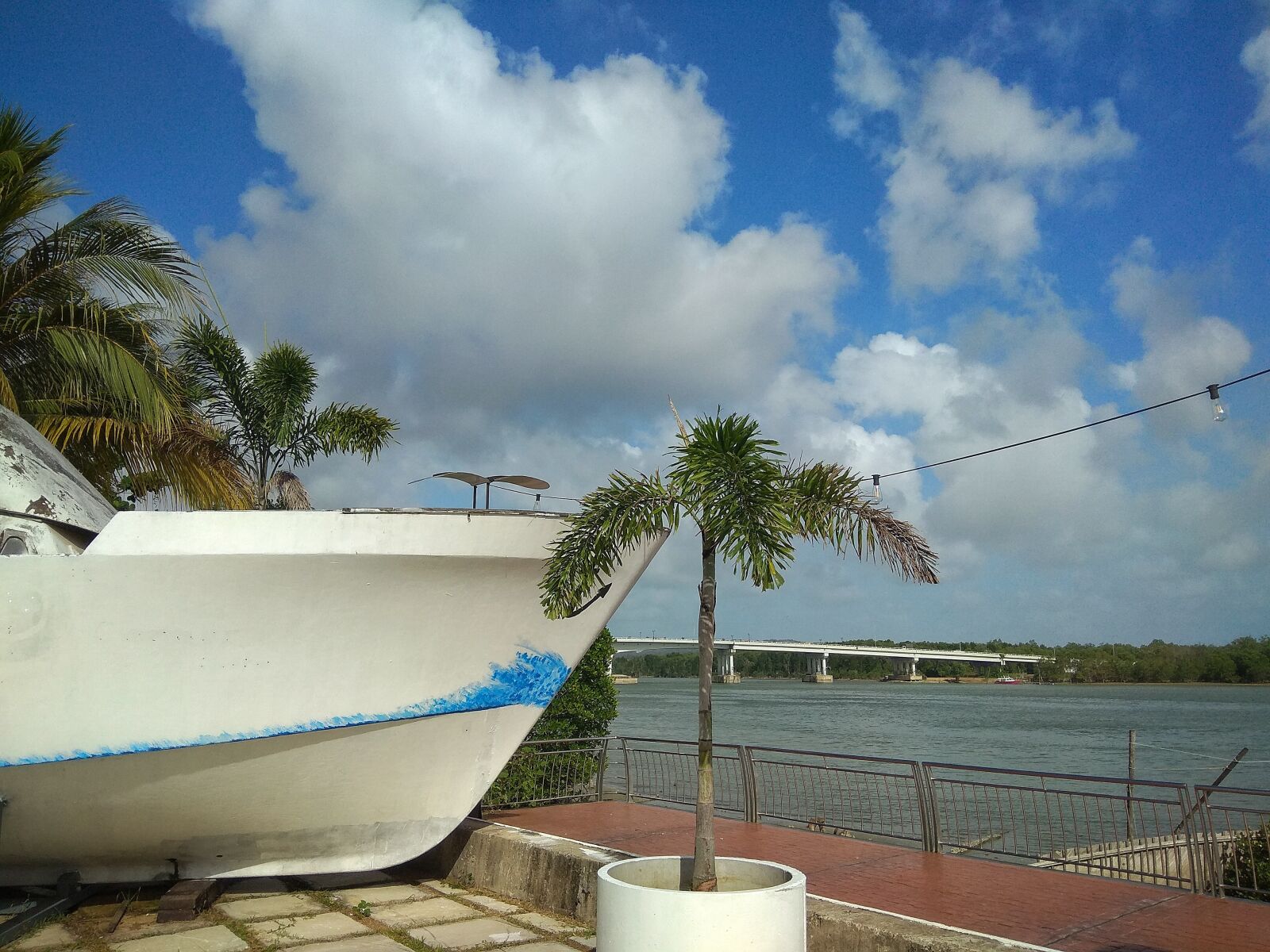 Xiaomi Redmi Note 4 sample photo. Boat, trees, landscape photography