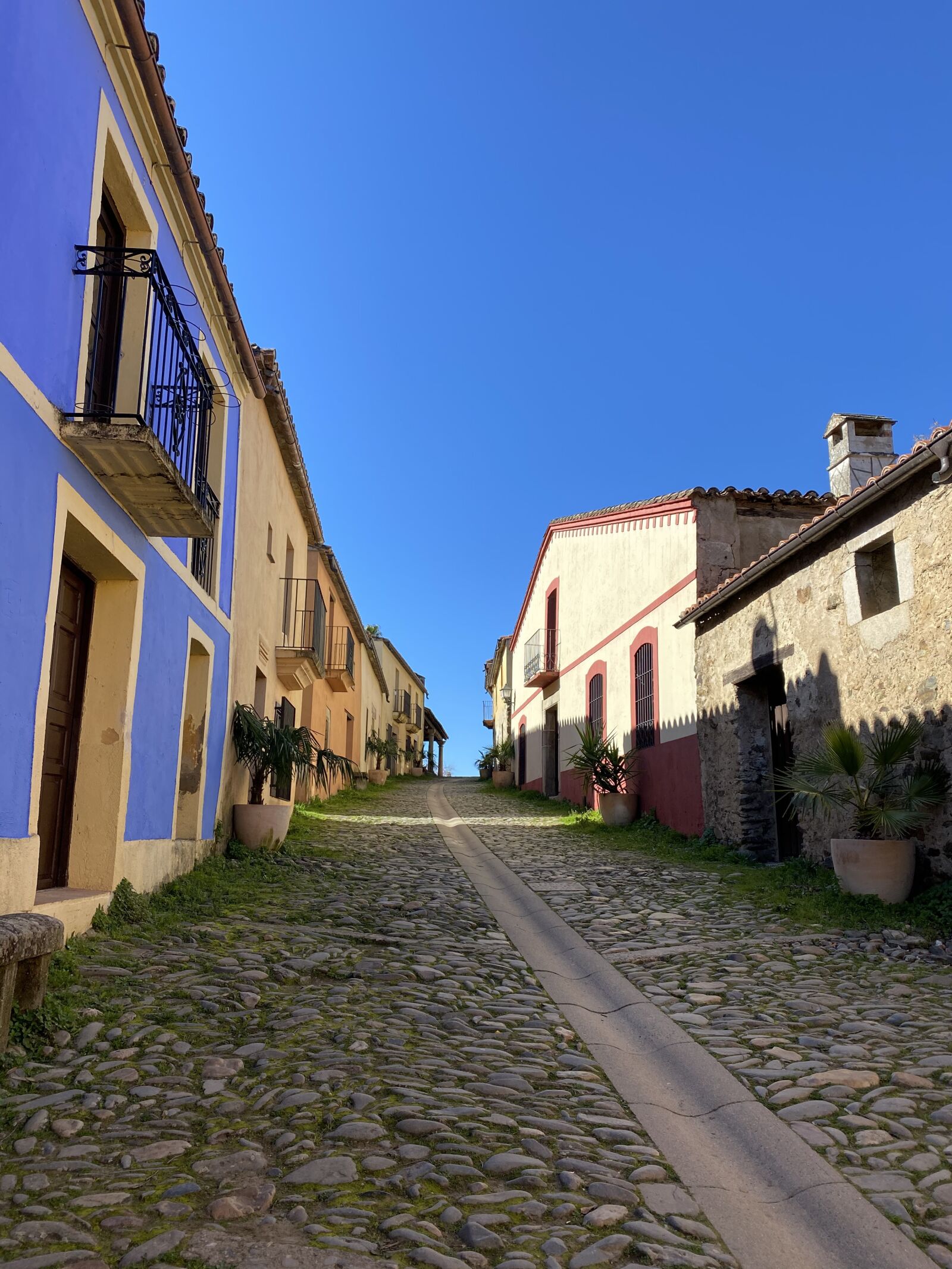 Apple iPhone 11 Pro Max sample photo. Blue, street, spain photography