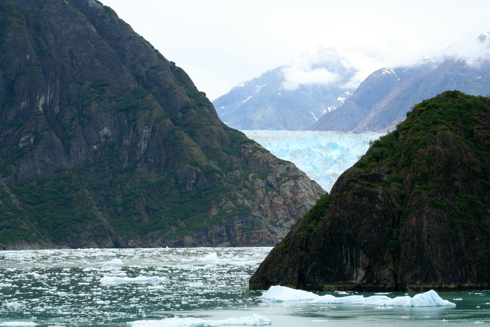 Canon EOS 350D (EOS Digital Rebel XT / EOS Kiss Digital N) sample photo. Alaska, glacier photography