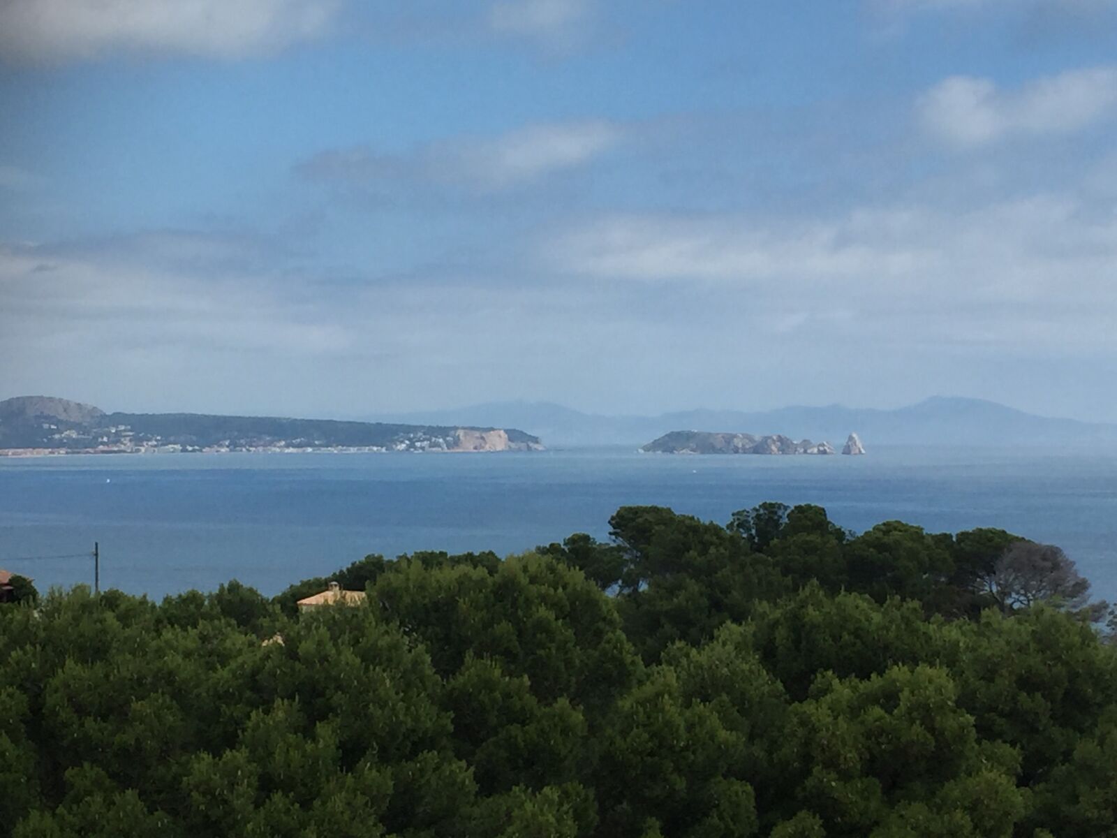 iPhone 6 back camera 4.15mm f/2.2 sample photo. Nature, sea, island photography