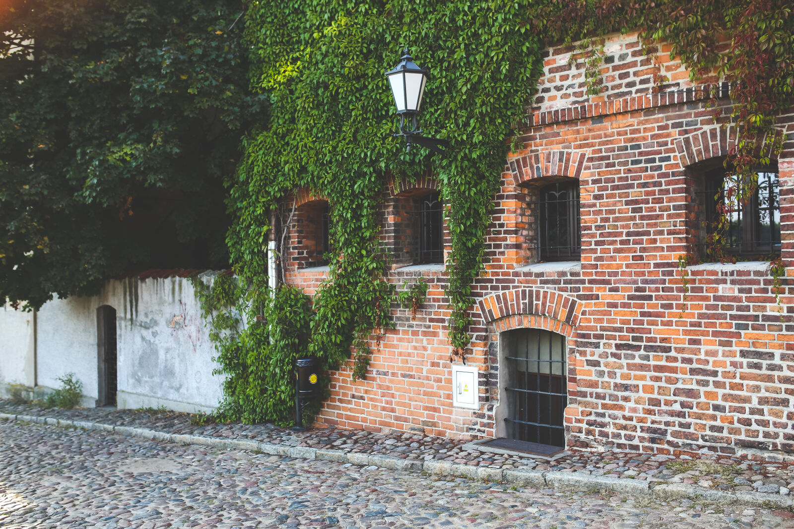 Canon EOS 6D + Sigma 35mm F1.4 DG HSM Art sample photo. Old, city photography