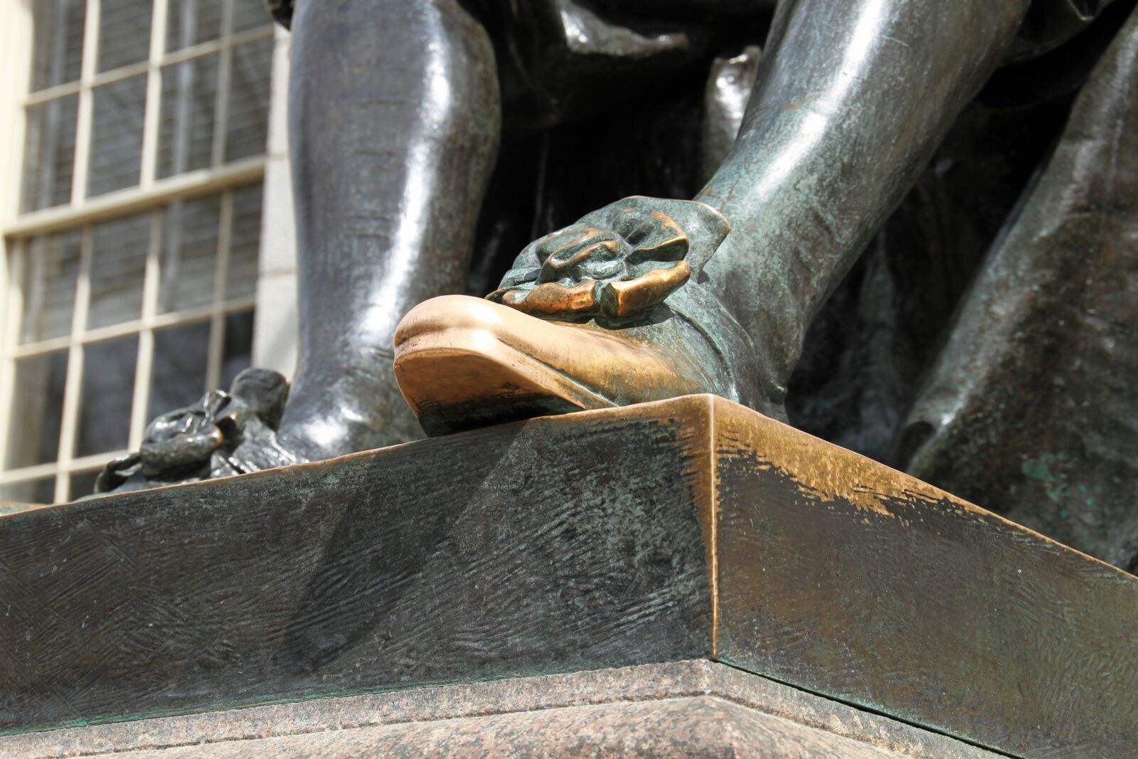 Canon EOS 7D sample photo. Harvard, boston, statue photography