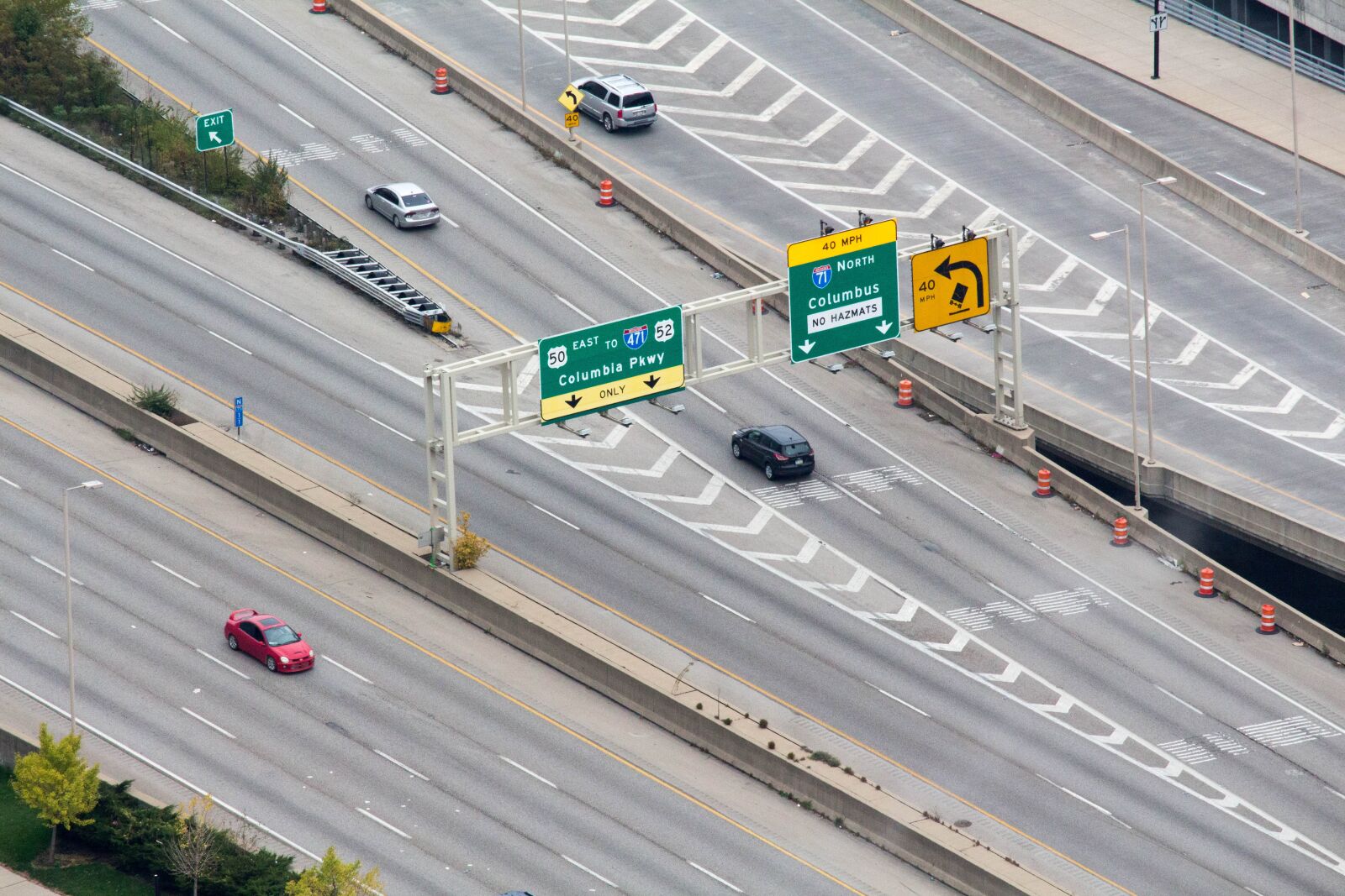 Canon EOS 700D (EOS Rebel T5i / EOS Kiss X7i) sample photo. Transportation system, car, traffic photography