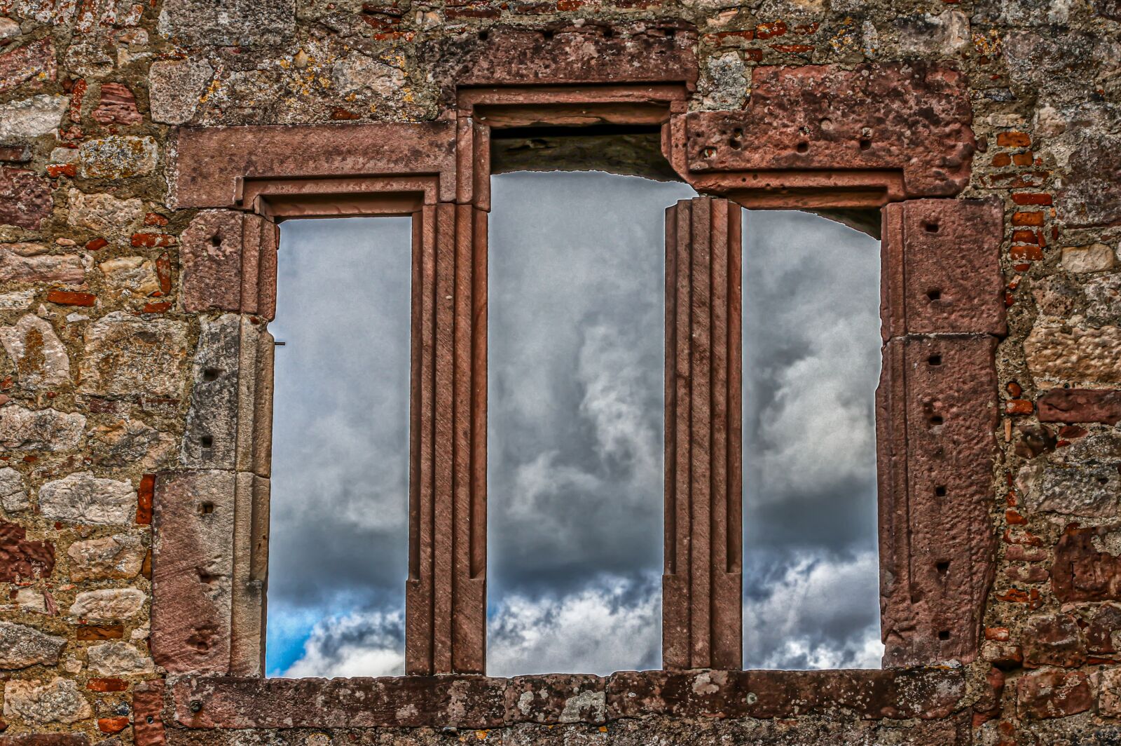 Canon EOS 80D sample photo. Castle, old, window photography