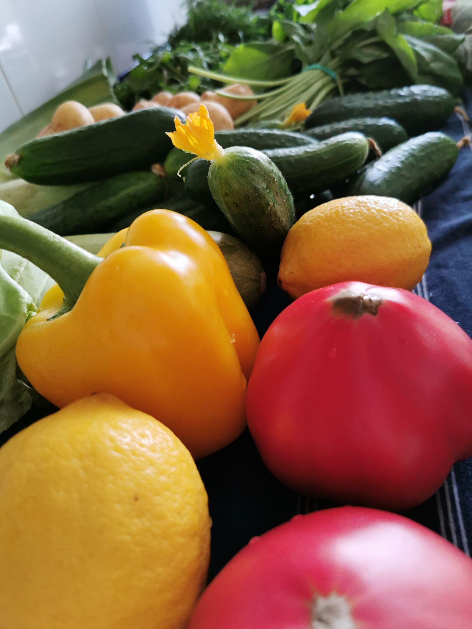 HUAWEI P30 Pro sample photo. Vegetables, cucumbers, tomatoes photography