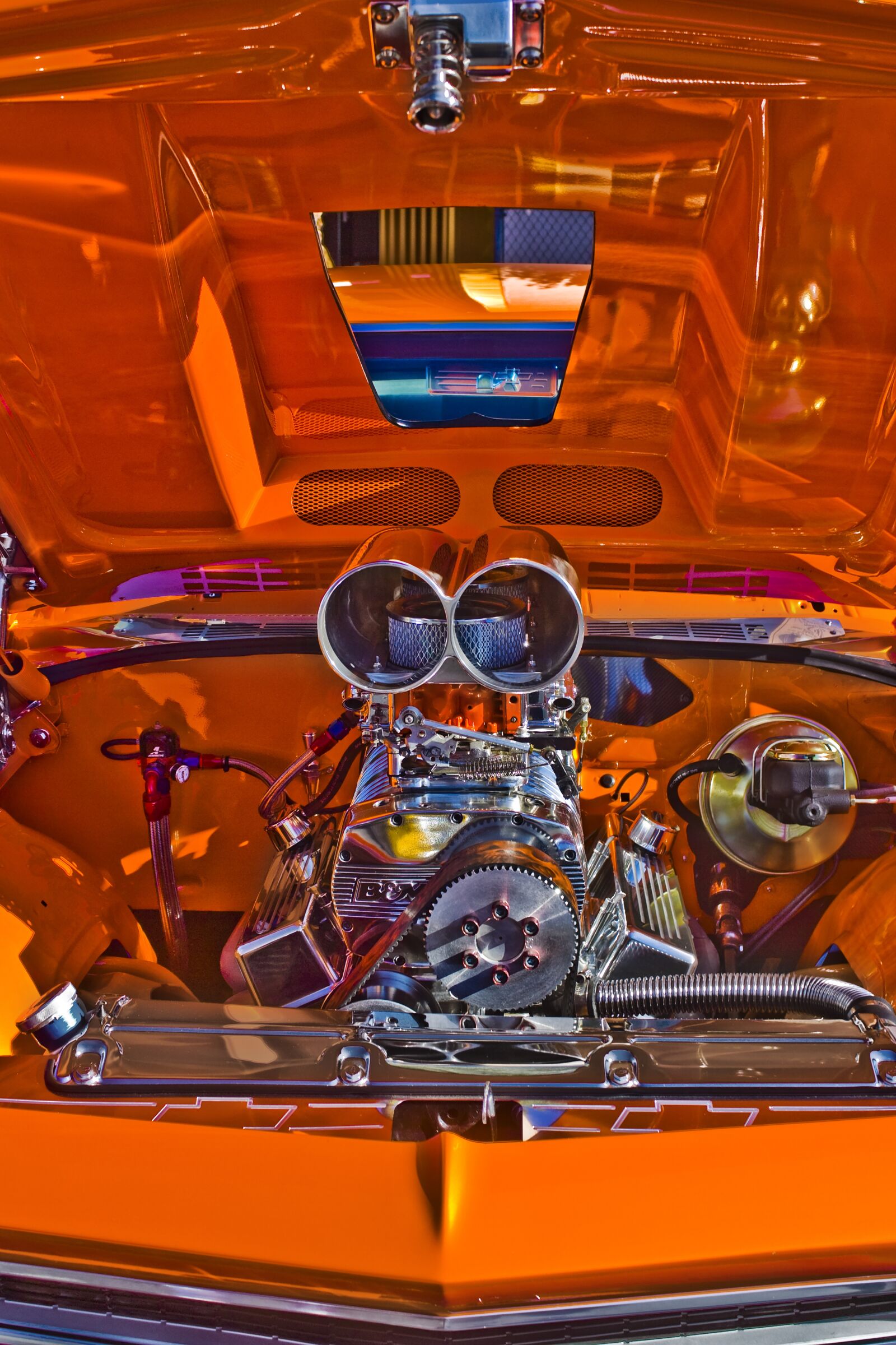 Canon EOS 1000D (EOS Digital Rebel XS / EOS Kiss F) sample photo. Car, chrome, engine photography