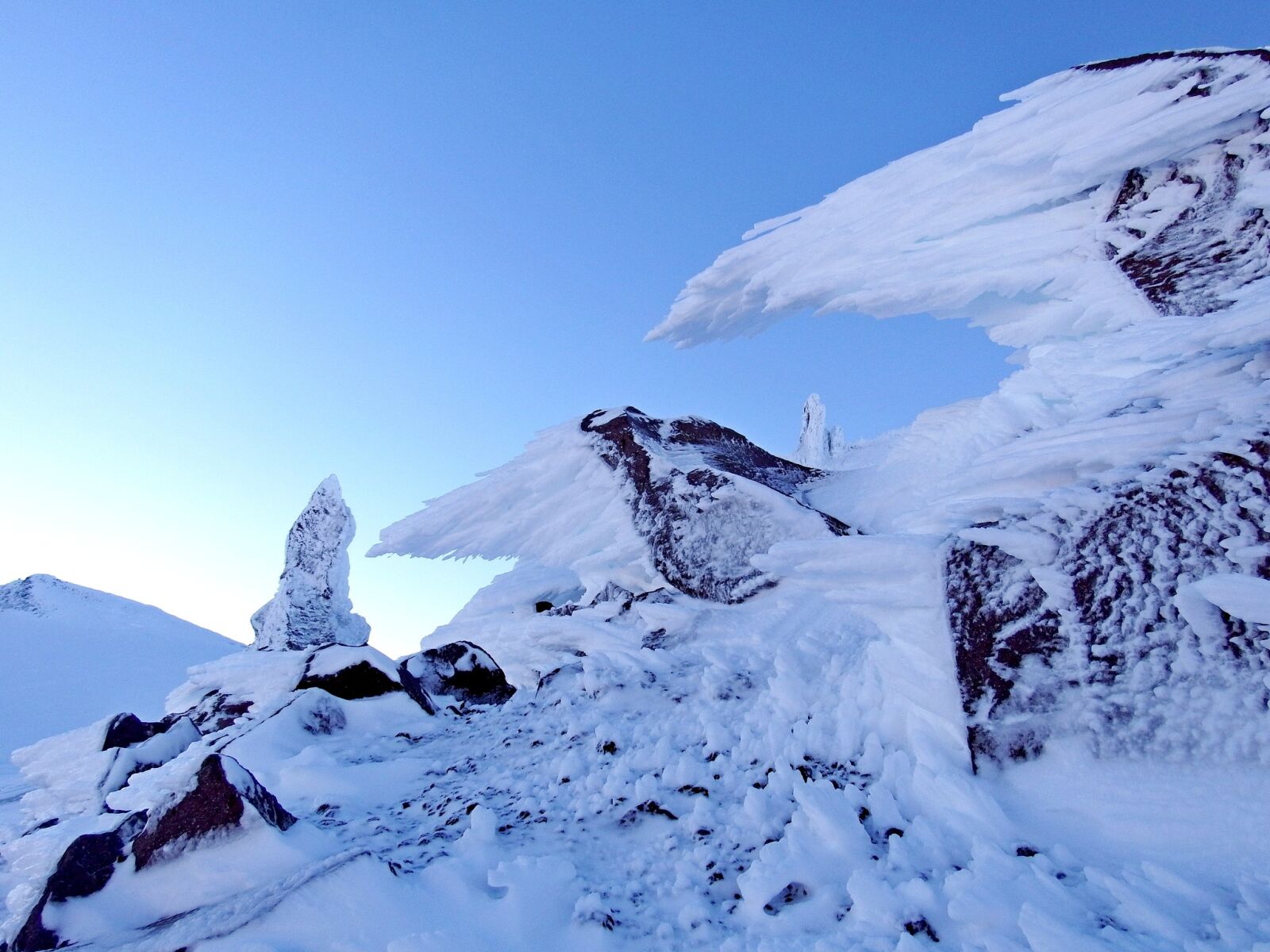 Fujifilm FinePix S1 sample photo. Volcano, mountains, top photography