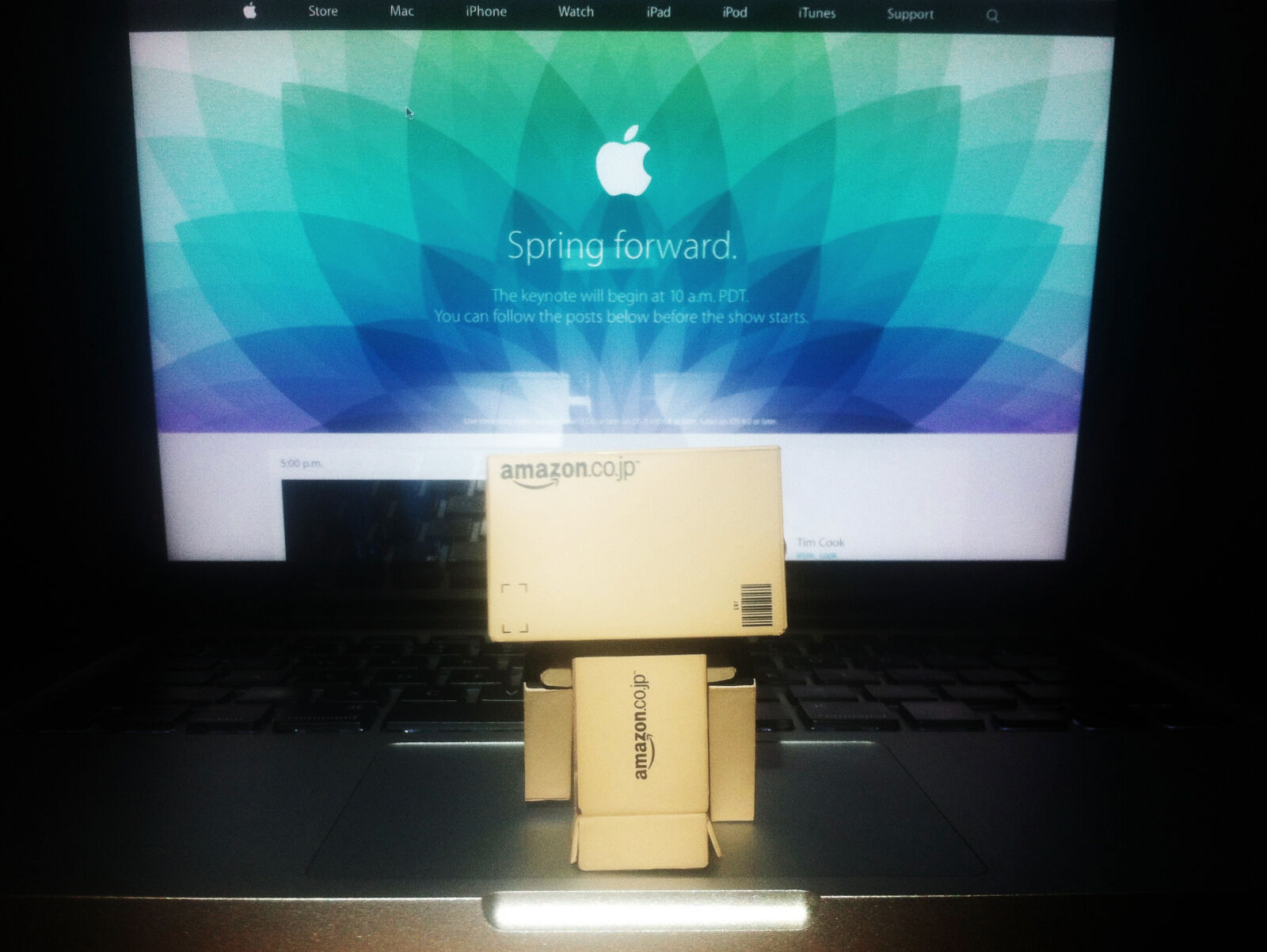 iPhone 4 back camera 3.85mm f/2.8 sample photo. Apple, danbo, danboard, day photography