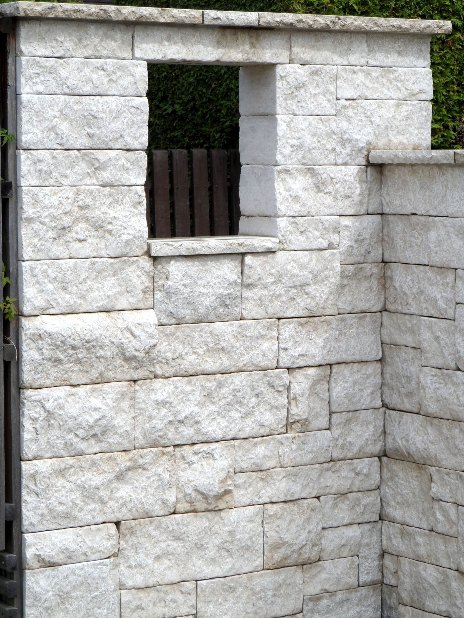 Samsung WB150 / WB150F / WB152 / WB152F / WB151 sample photo. Wall, architecture, bricked photography