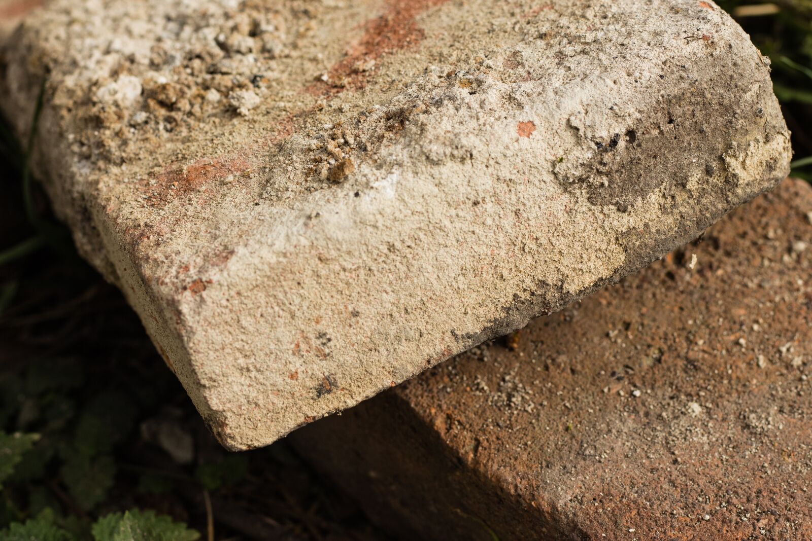 Canon EOS 700D (EOS Rebel T5i / EOS Kiss X7i) + Canon EF 50mm F1.8 STM sample photo. Bricks, construction site, ground photography
