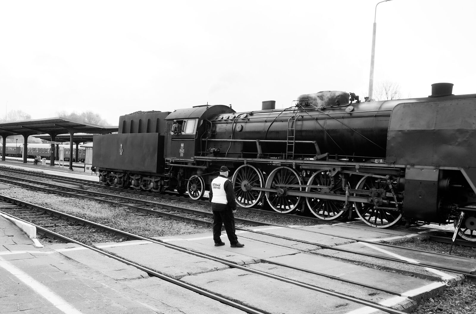 Olympus PEN E-PL6 sample photo. Locomotive, tracks, railway photography