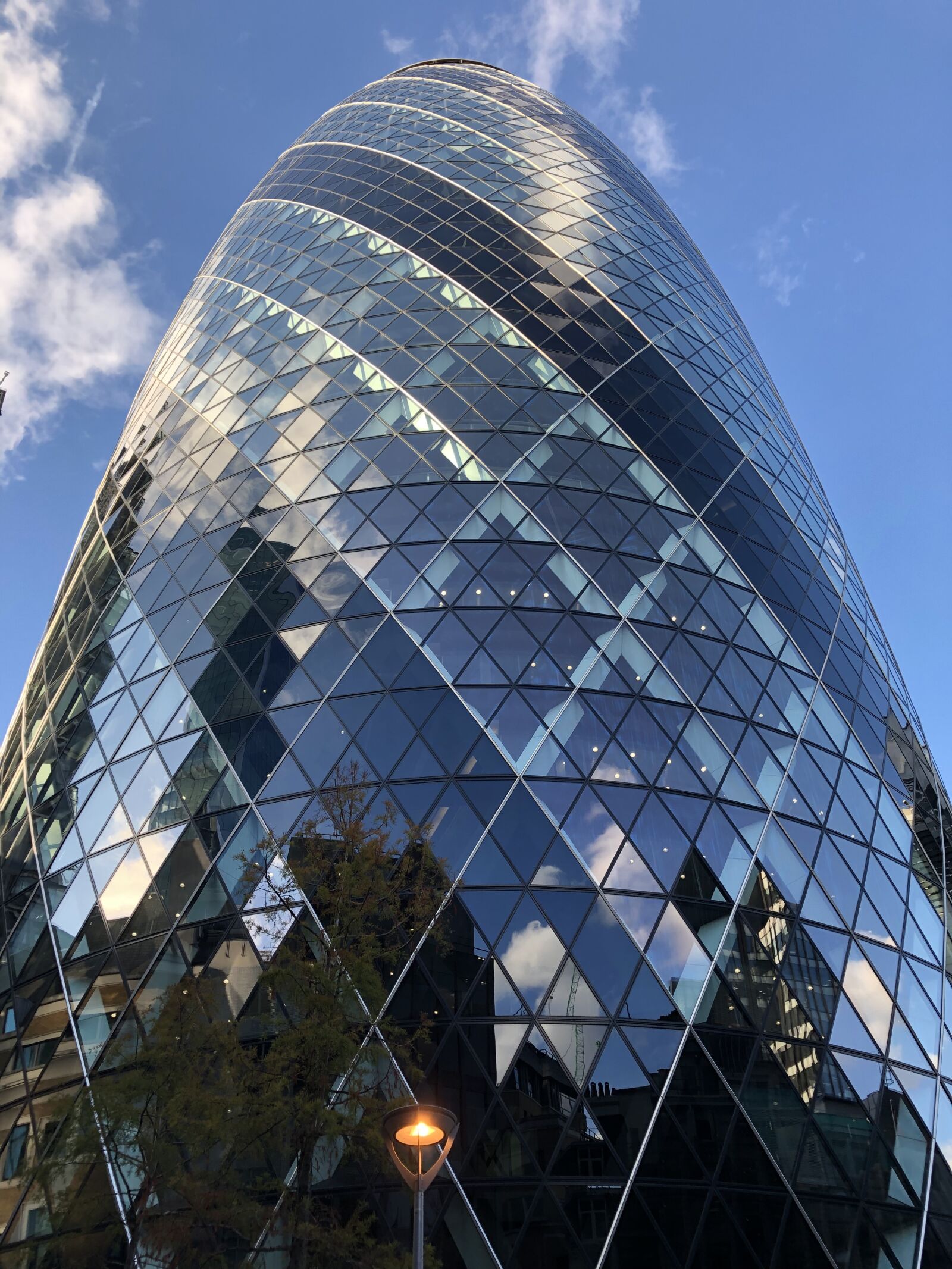Apple iPhone 8 sample photo. London, building, glass photography