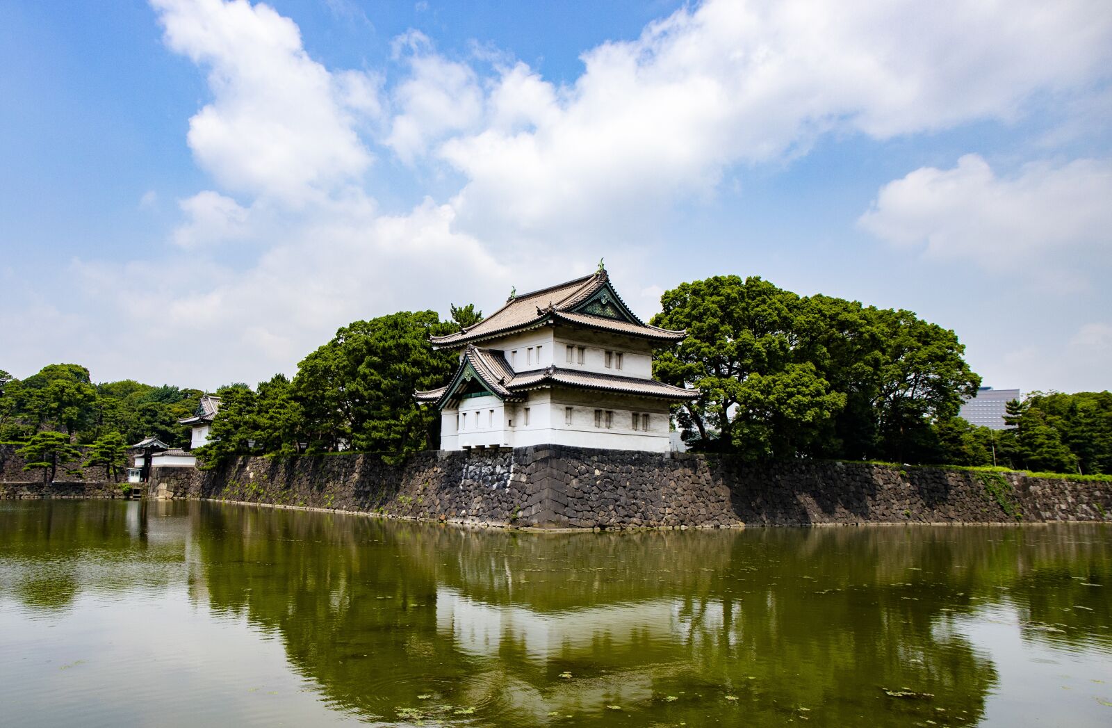 Canon EF 24-70mm F4L IS USM sample photo. Palace, japan, water photography