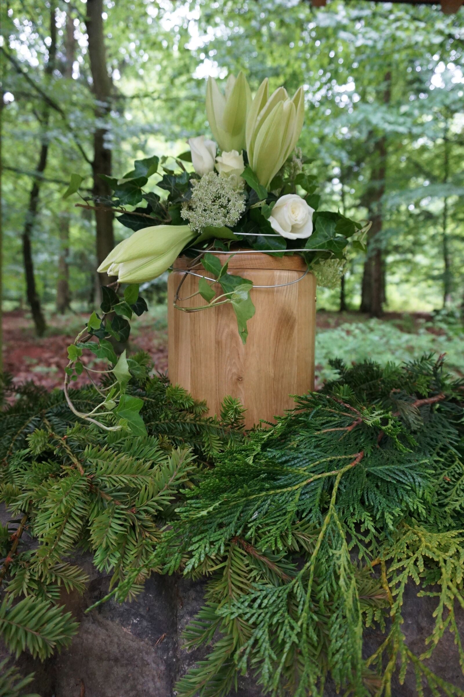 Sony Alpha a5000 (ILCE 5000) sample photo. Urn, funeral, mourning photography
