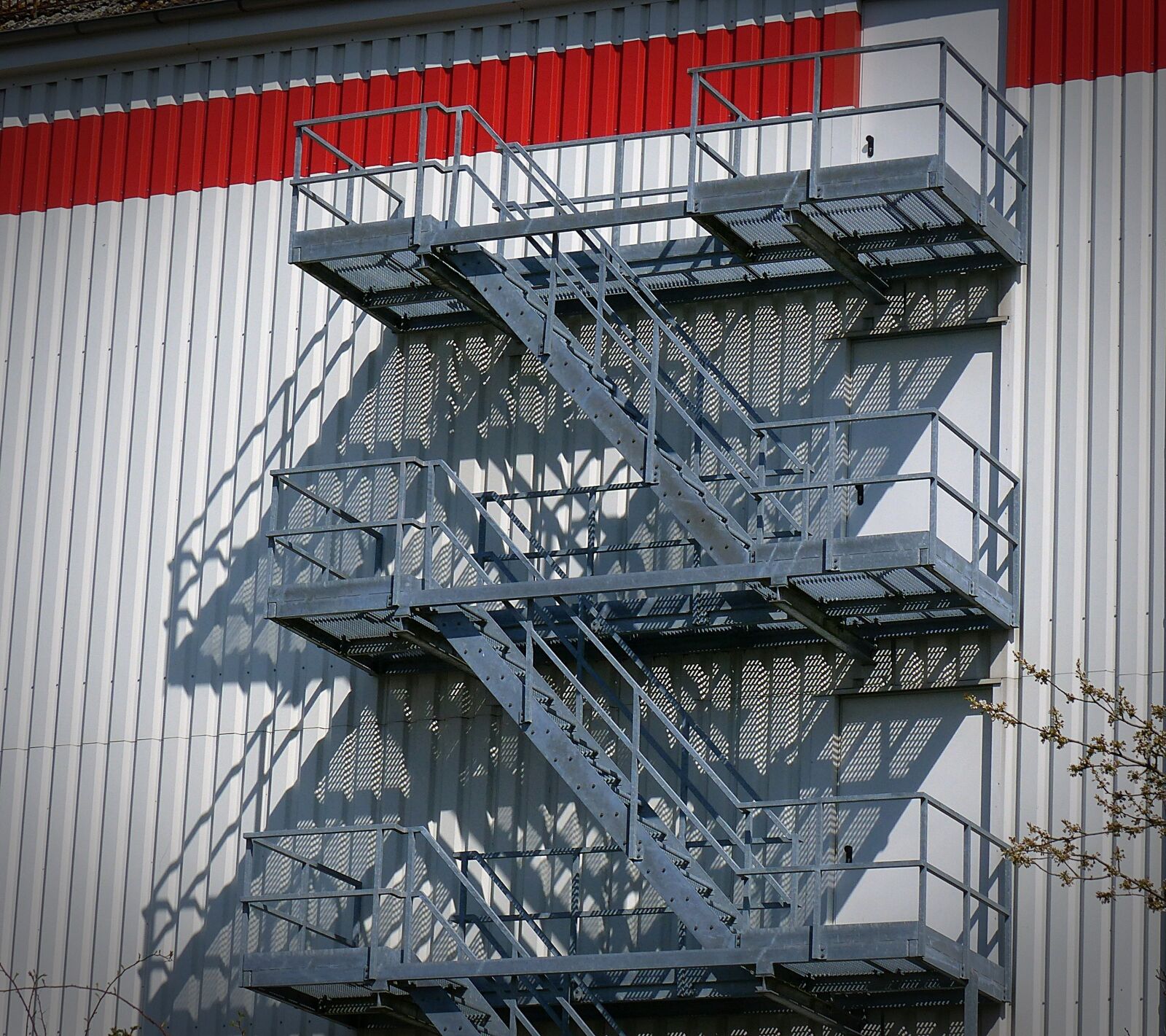 Panasonic Lumix DMC-FZ200 sample photo. Stairs, escape route, metal photography