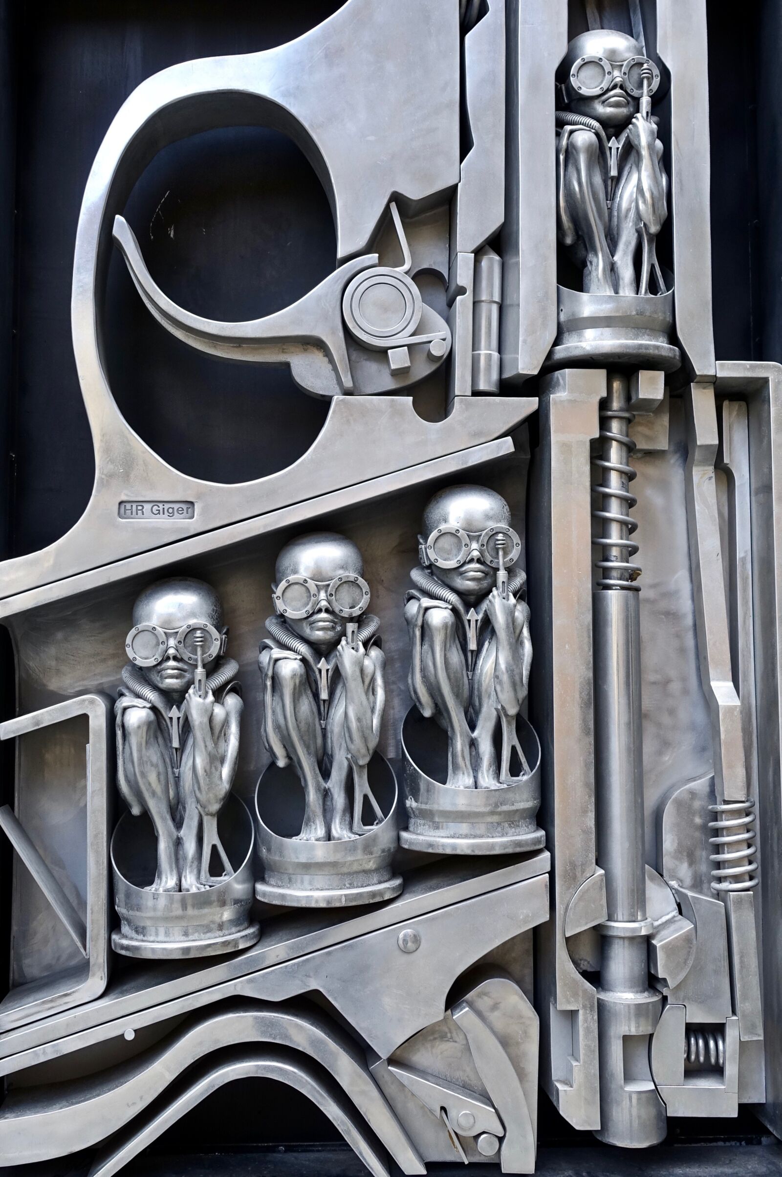 Sony Cyber-shot DSC-RX100 III sample photo. Sculpture, steel, mechanical photography