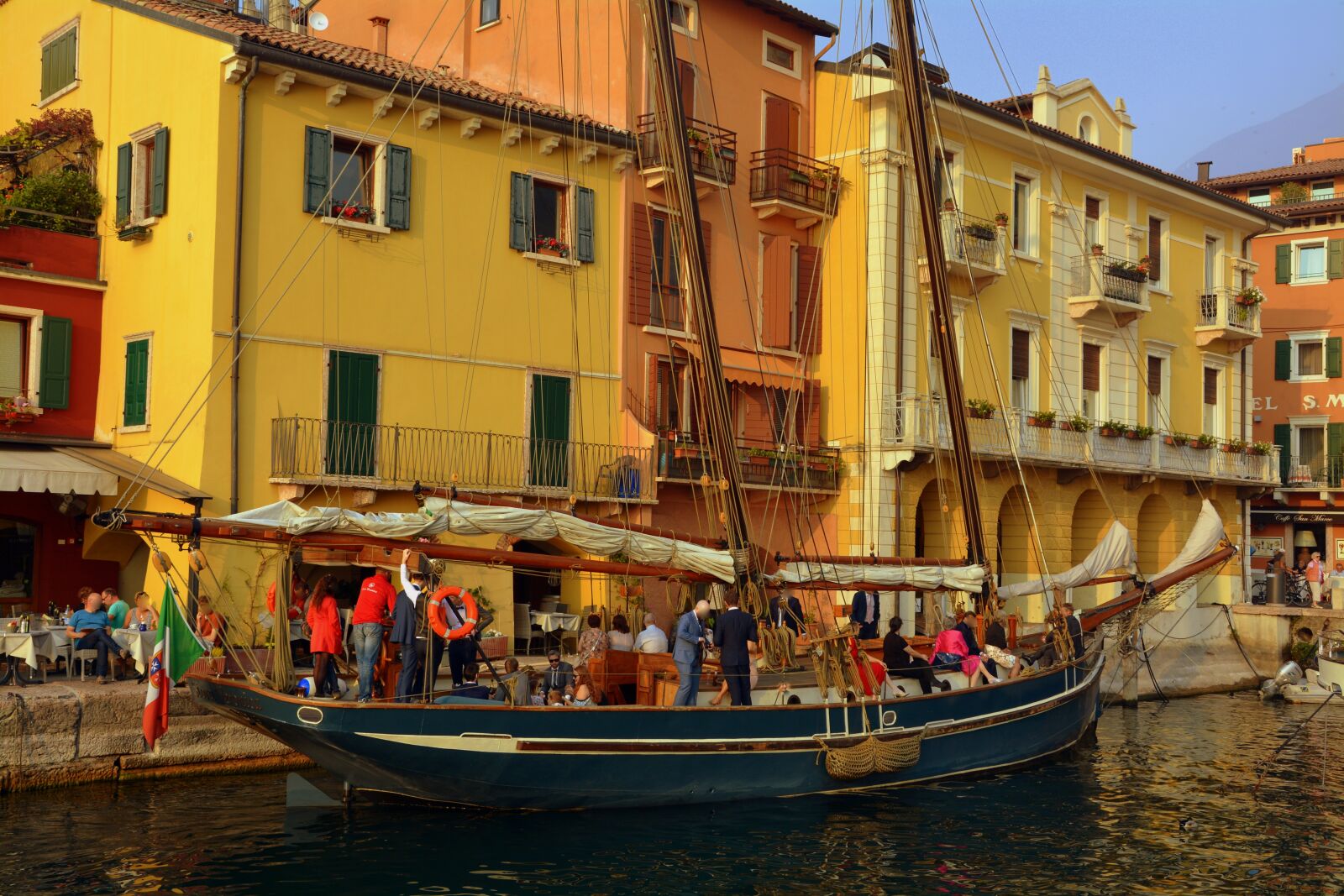 Nikon D7100 sample photo. Sailing ship, porto, tourists photography