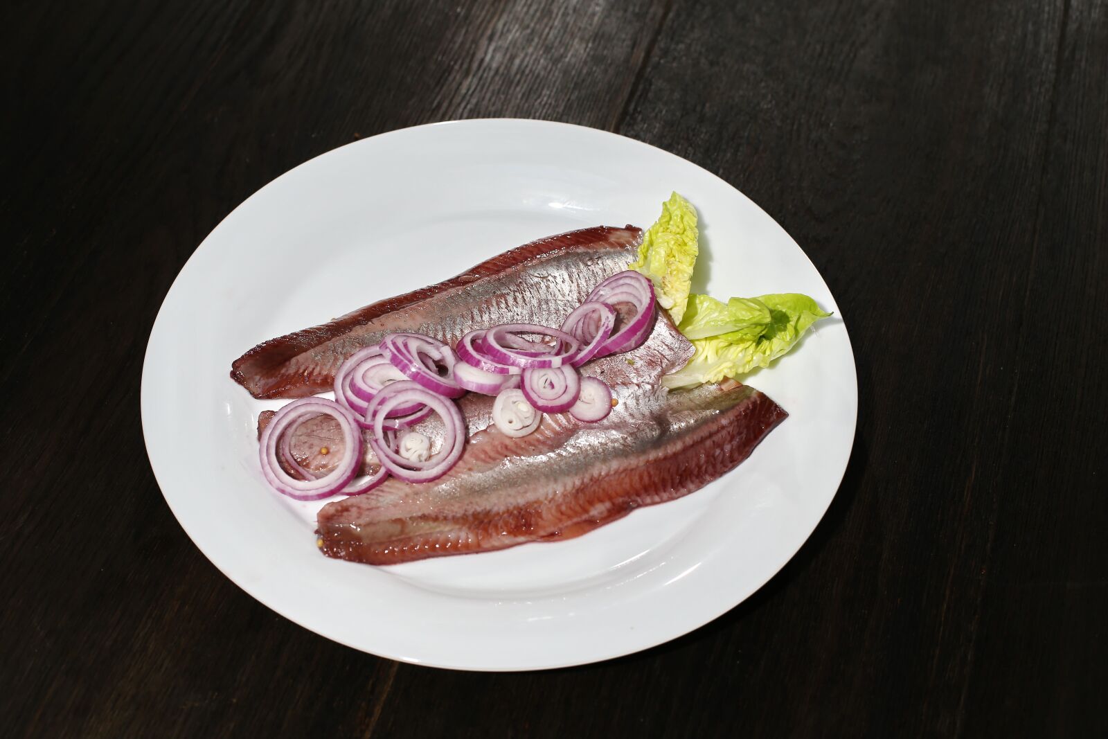 Canon EOS-1D X + Canon EF 50mm F1.4 USM sample photo. Herring, fish, pickled herring photography