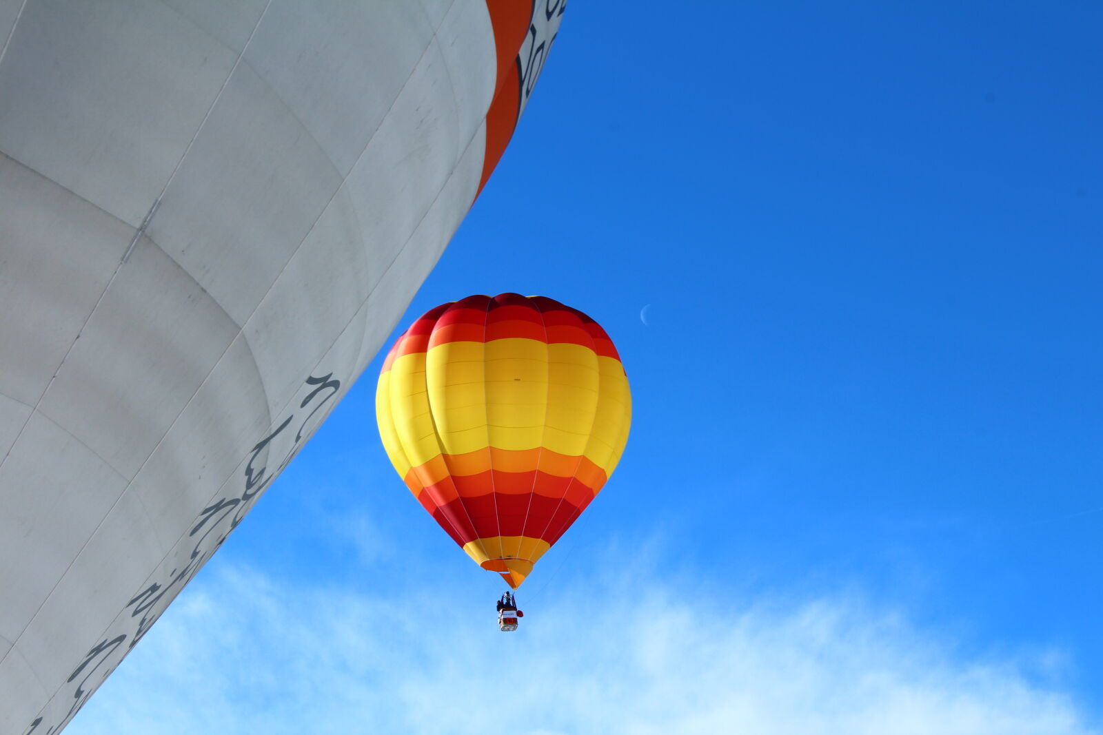 Canon EOS 1200D (EOS Rebel T5 / EOS Kiss X70 / EOS Hi) sample photo. Alps, ballooing, balloon, flying photography