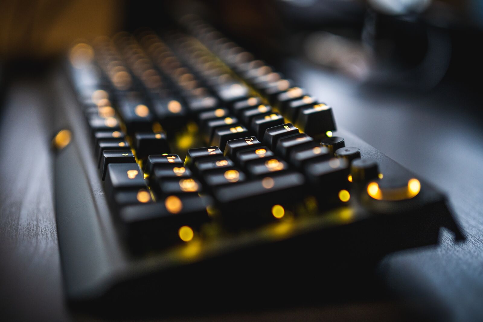 Sony a7 III + Sony Planar T* FE 50mm F1.4 ZA sample photo. Keyboard, technology, office photography