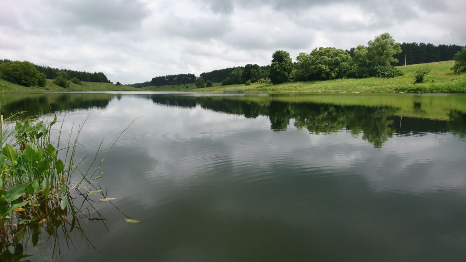Sony Xperia X Compact sample photo. Nature, pond, clouds photography