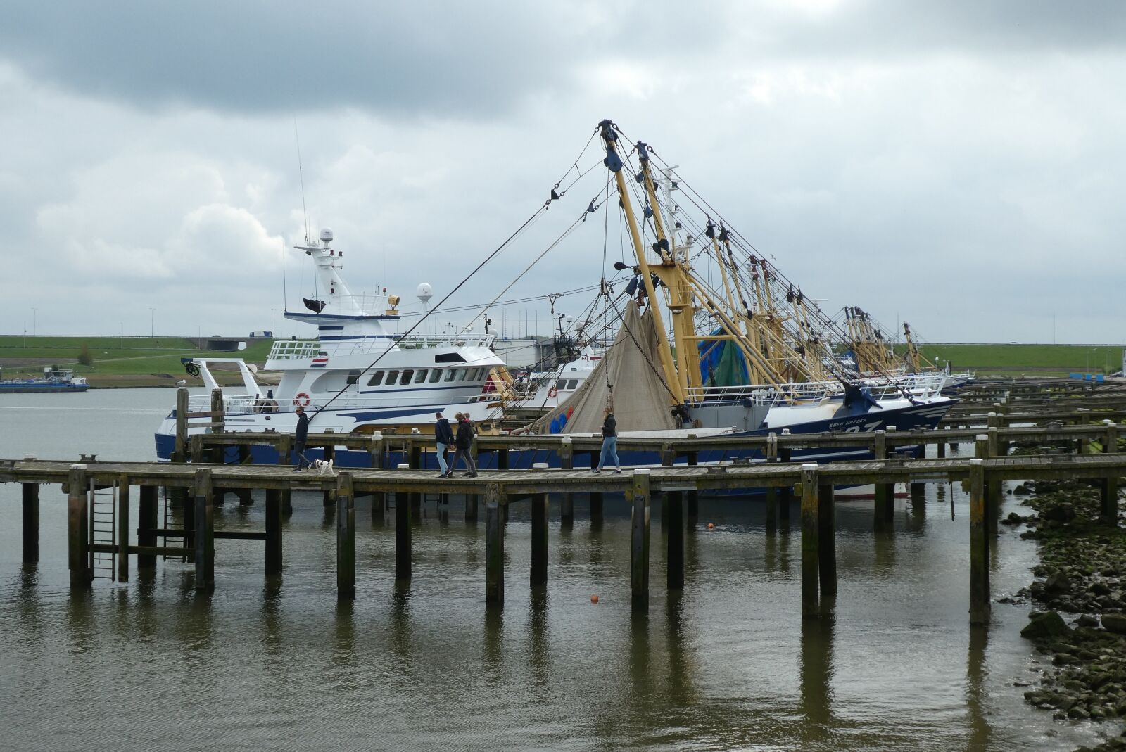 Panasonic Lumix DC-ZS70 (Lumix DC-TZ90) sample photo. Port, fisheries, fishing boats photography