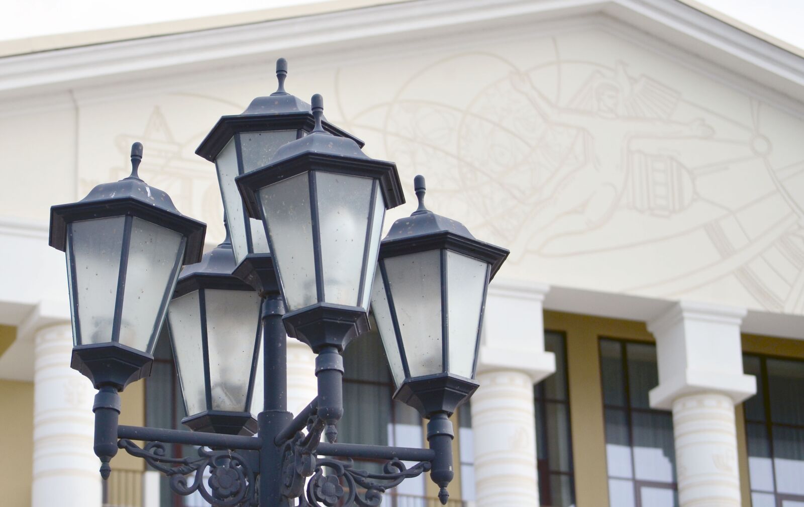 Nikon D5100 sample photo. Lantern, focus, jewelry photography