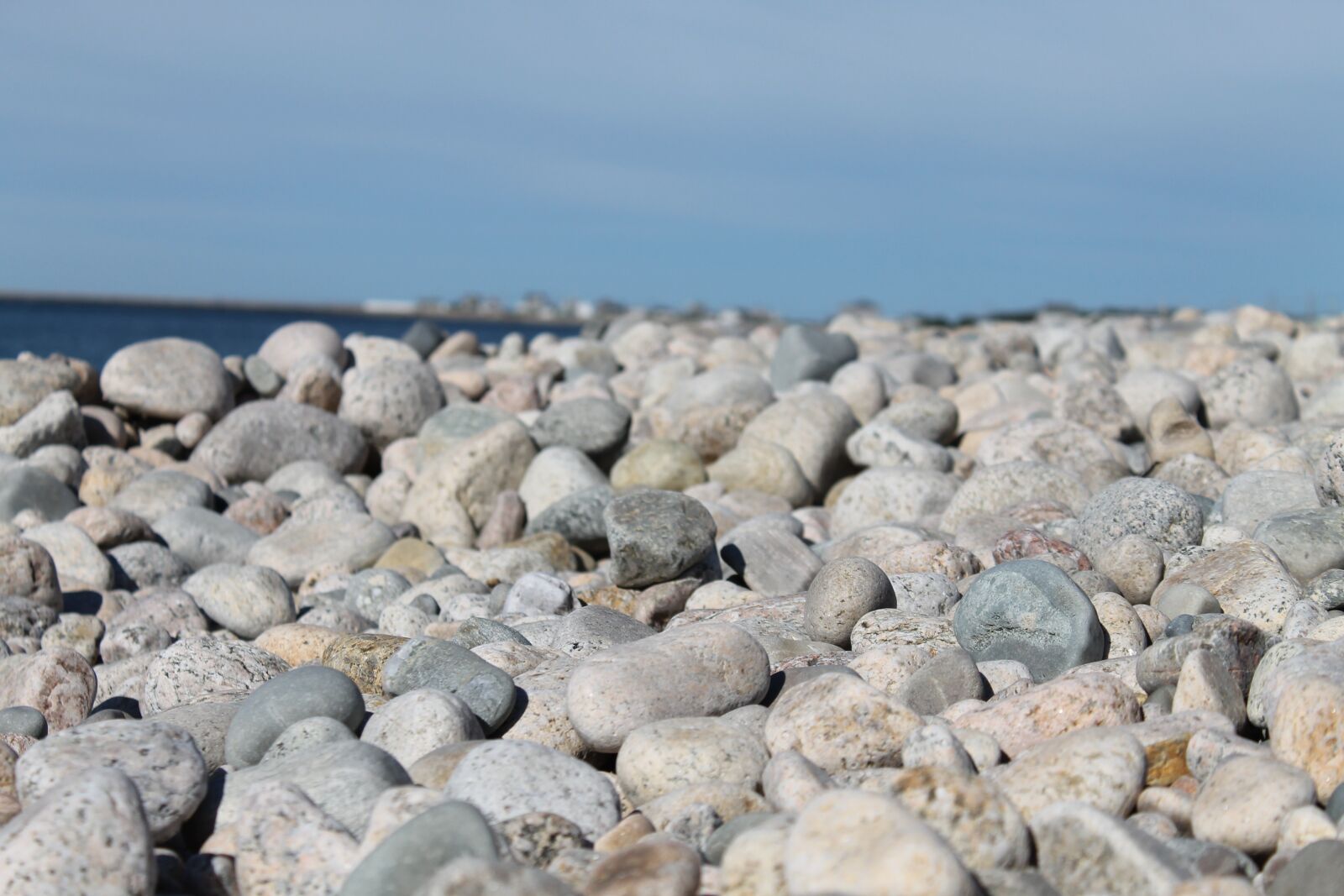 Canon EOS 1100D (EOS Rebel T3 / EOS Kiss X50) sample photo. Ocean, rocks, beach photography