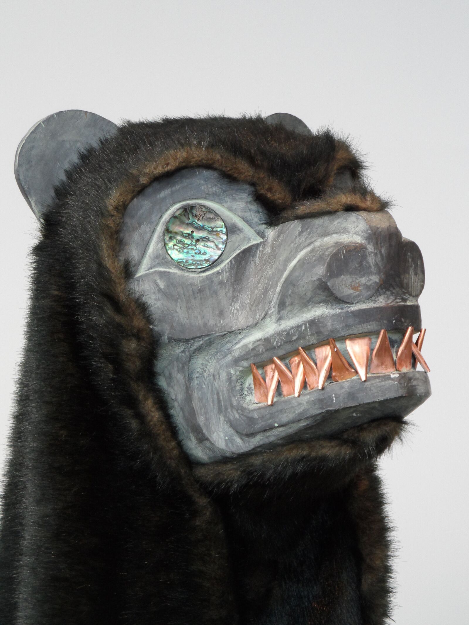 Samsung WB150 / WB150F / WB152 / WB152F / WB151 sample photo. Documenta 14, kassel, bear mask photography