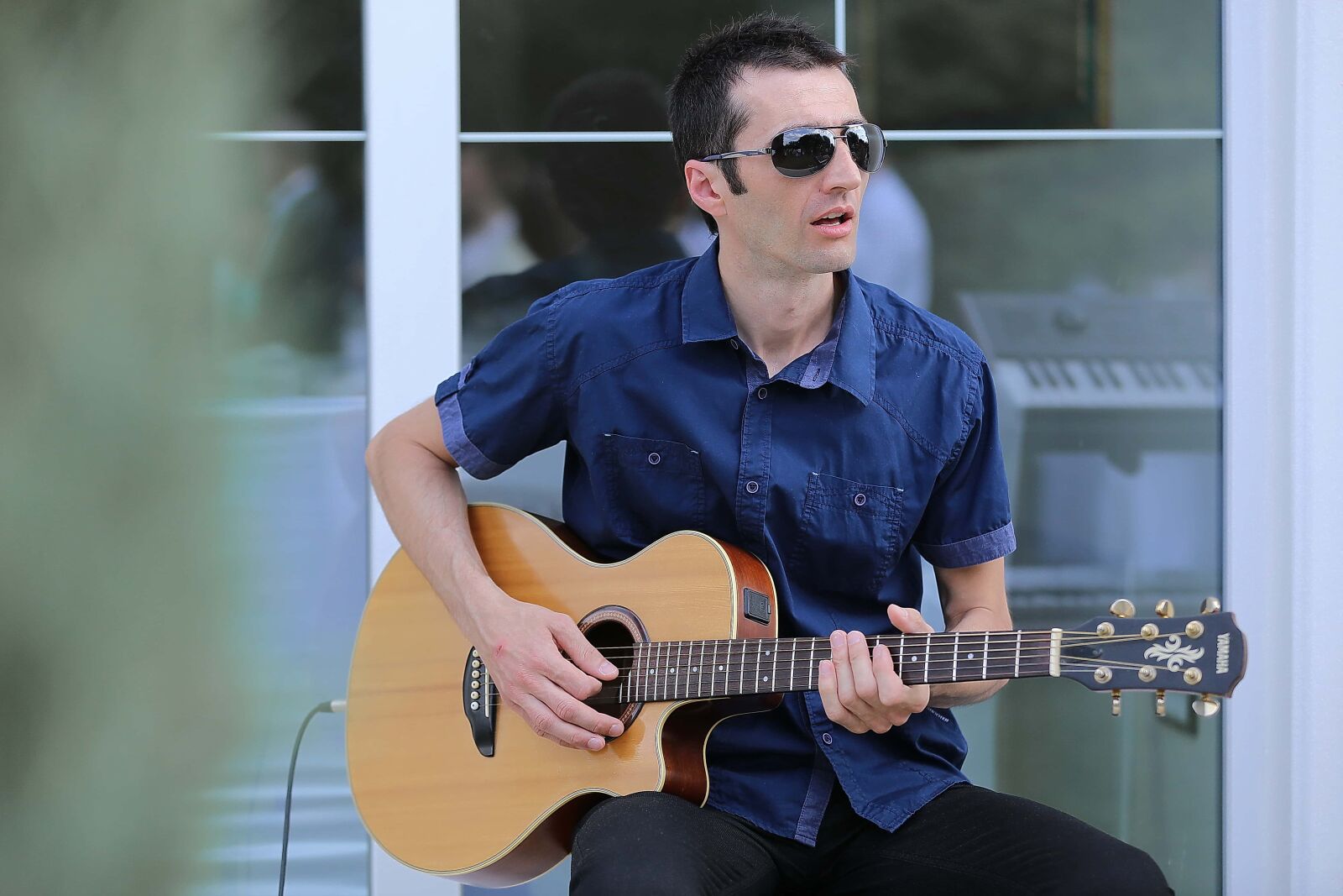 Canon EOS 6D sample photo. Singer, guitarist, sunglasses, electric photography